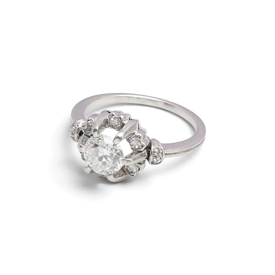 DIAMOND cluster ring, mid-20th century.