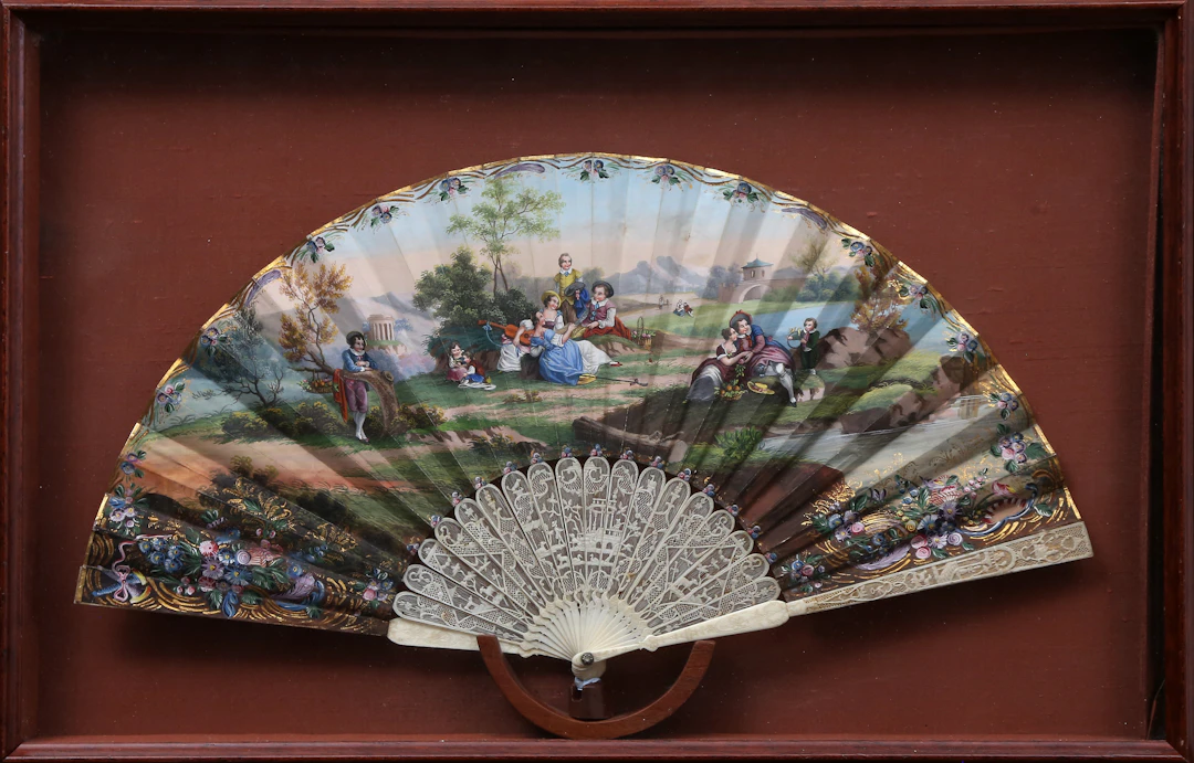 Louis Philippe fan with lithographed and hand-colored paper leaf