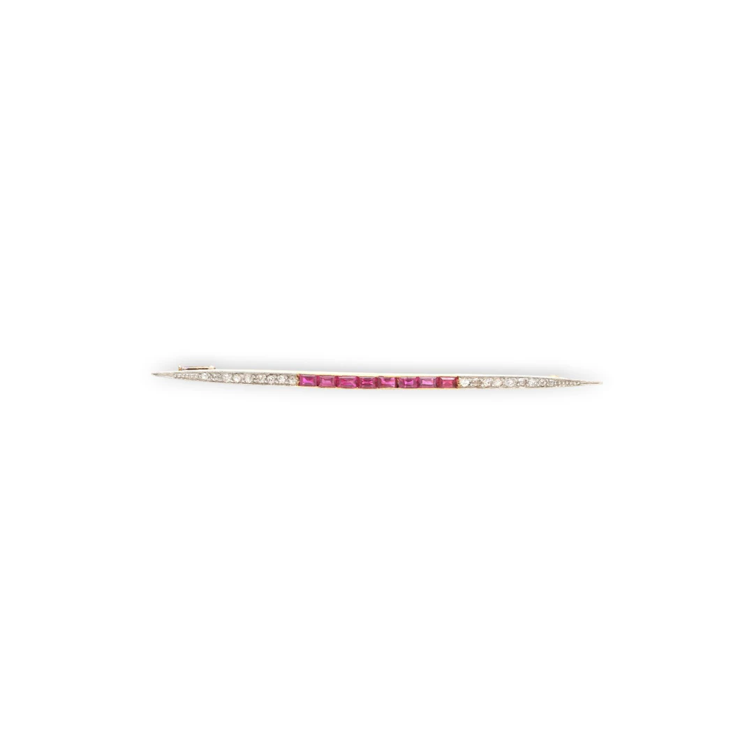 Diamonds and rubies brooch, first third of the 20th Century.