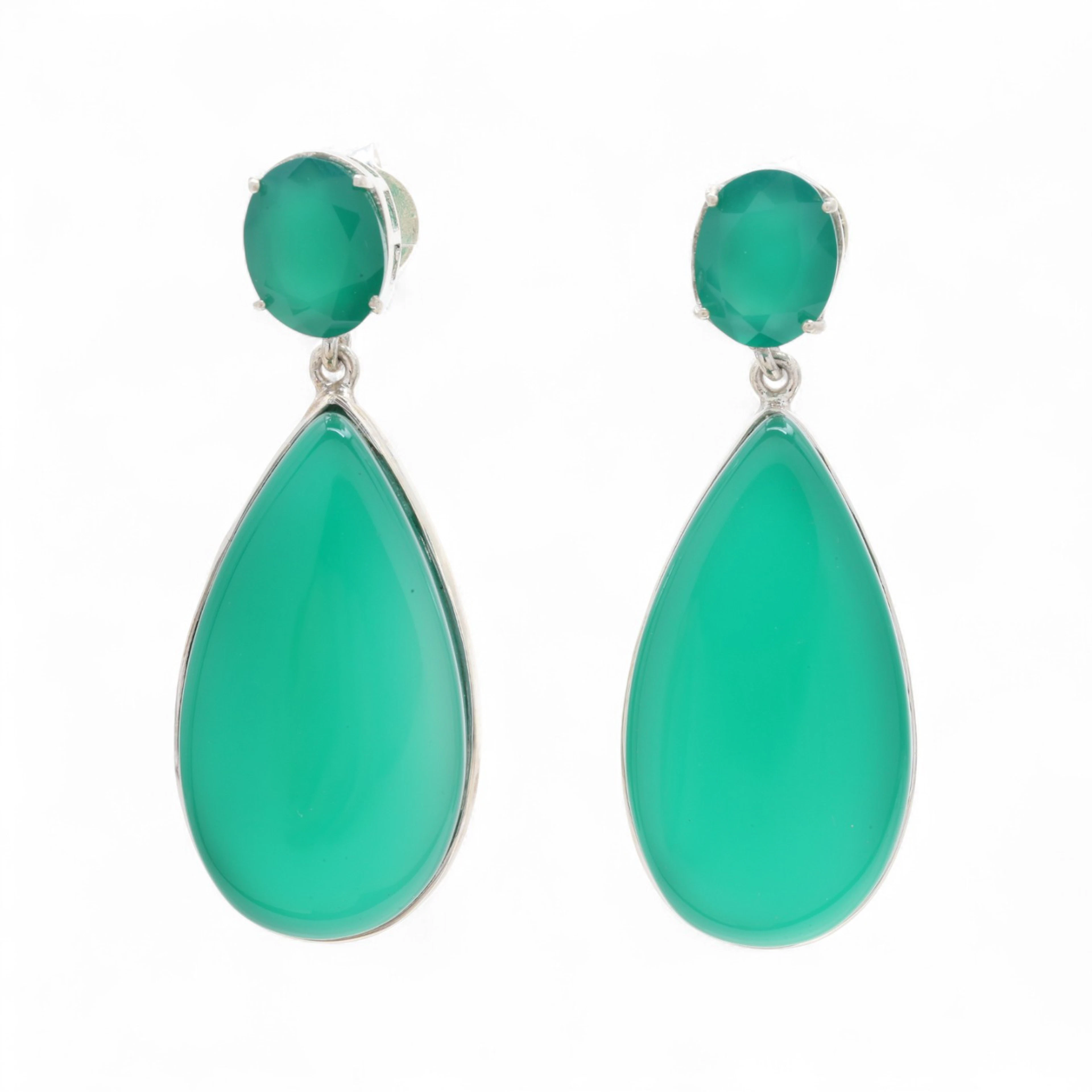 Gemstones long earrings.