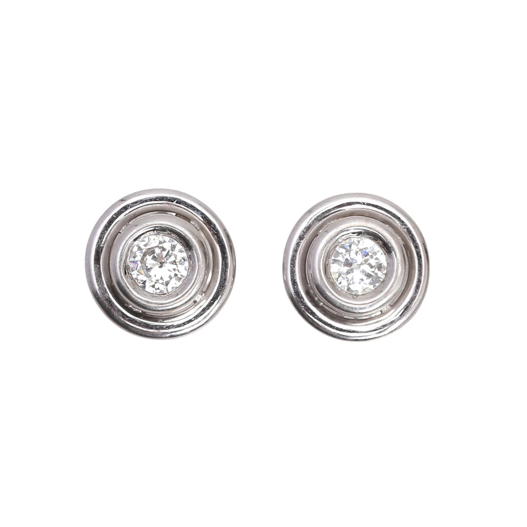 Diamonds earrings.