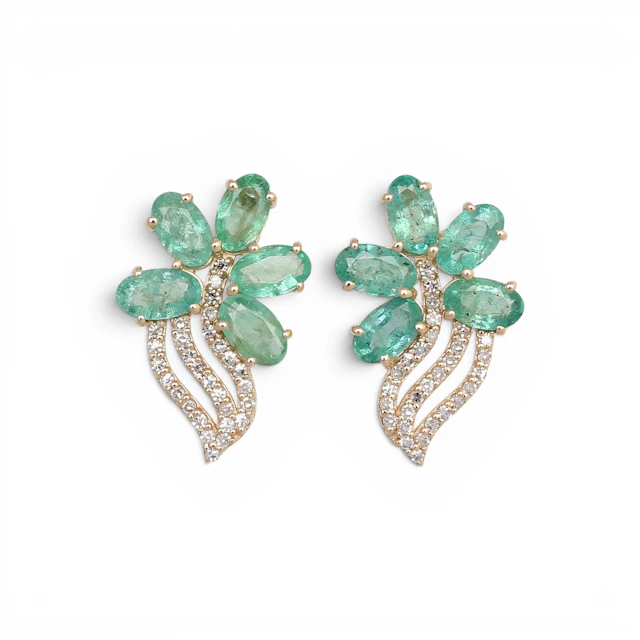 Emeralds and diamonds earrings.