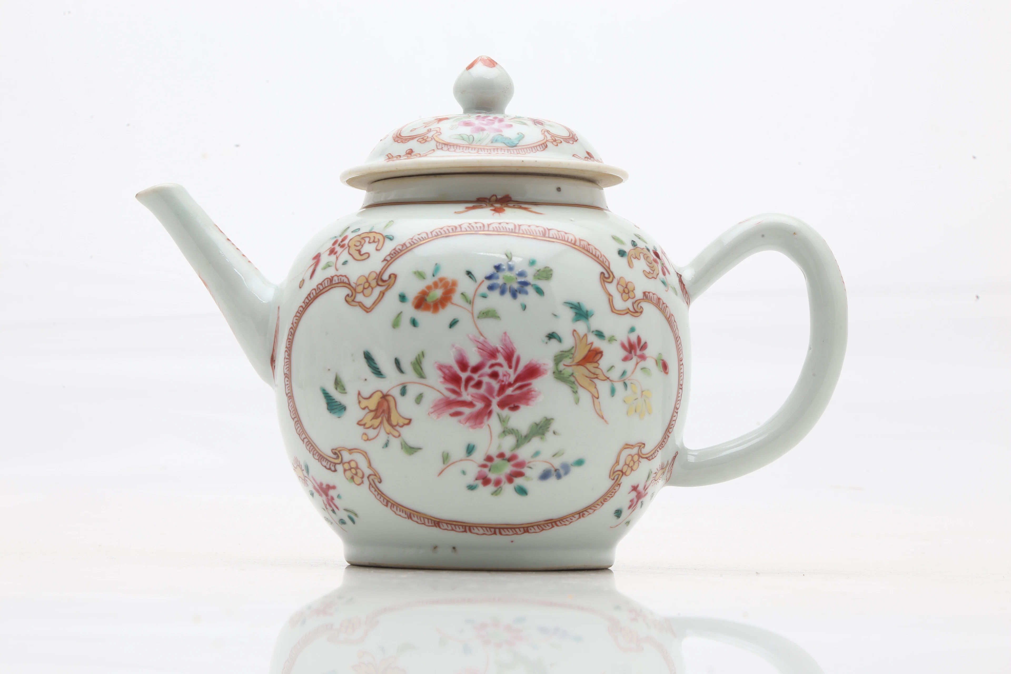 Chinese Qianlong teapot in 'rose family' porcelain for the East India