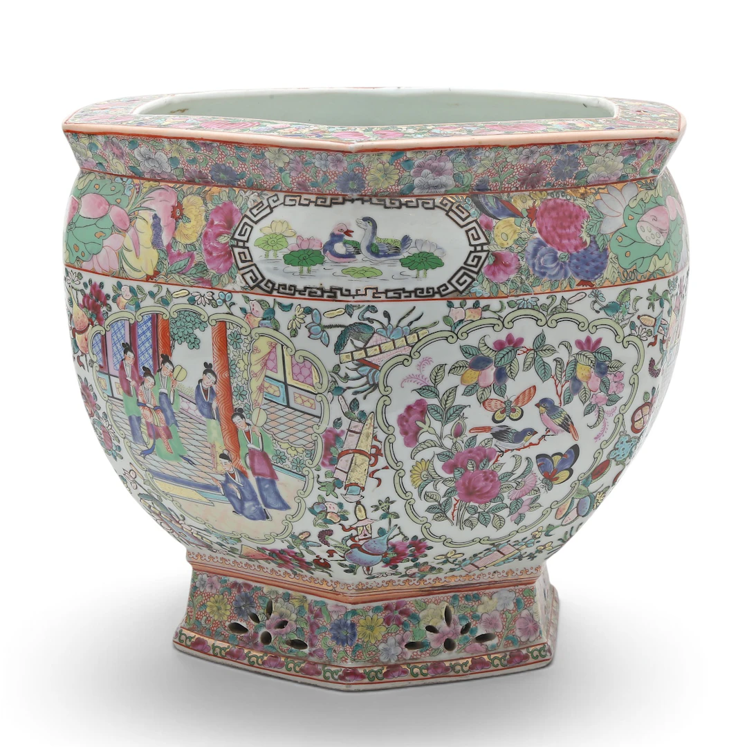 Chinese "rose family" porcelain planter, 20th Century.