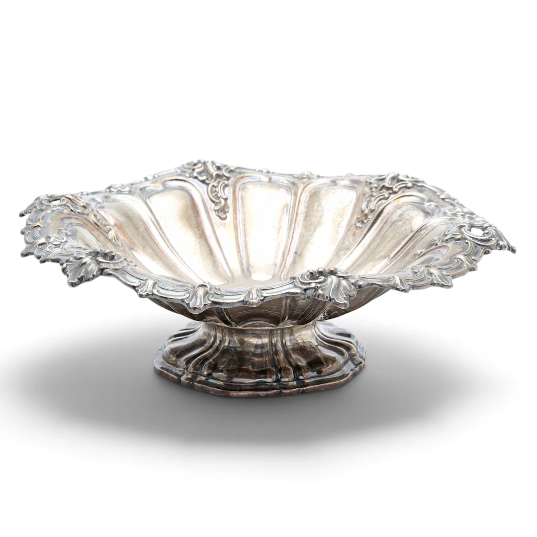 apoleon III style centrepiece in silver, early decades of the 20th Century.