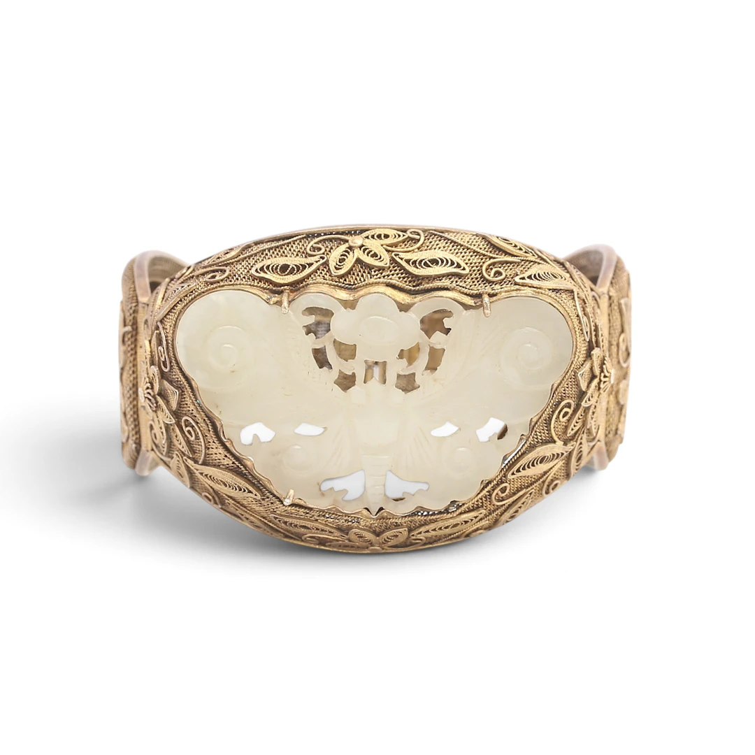 Chinese bracelet in silver filigree and jade.