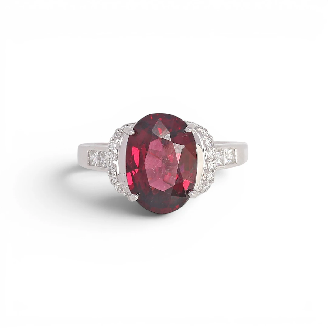 Garnet and diamonds ring.