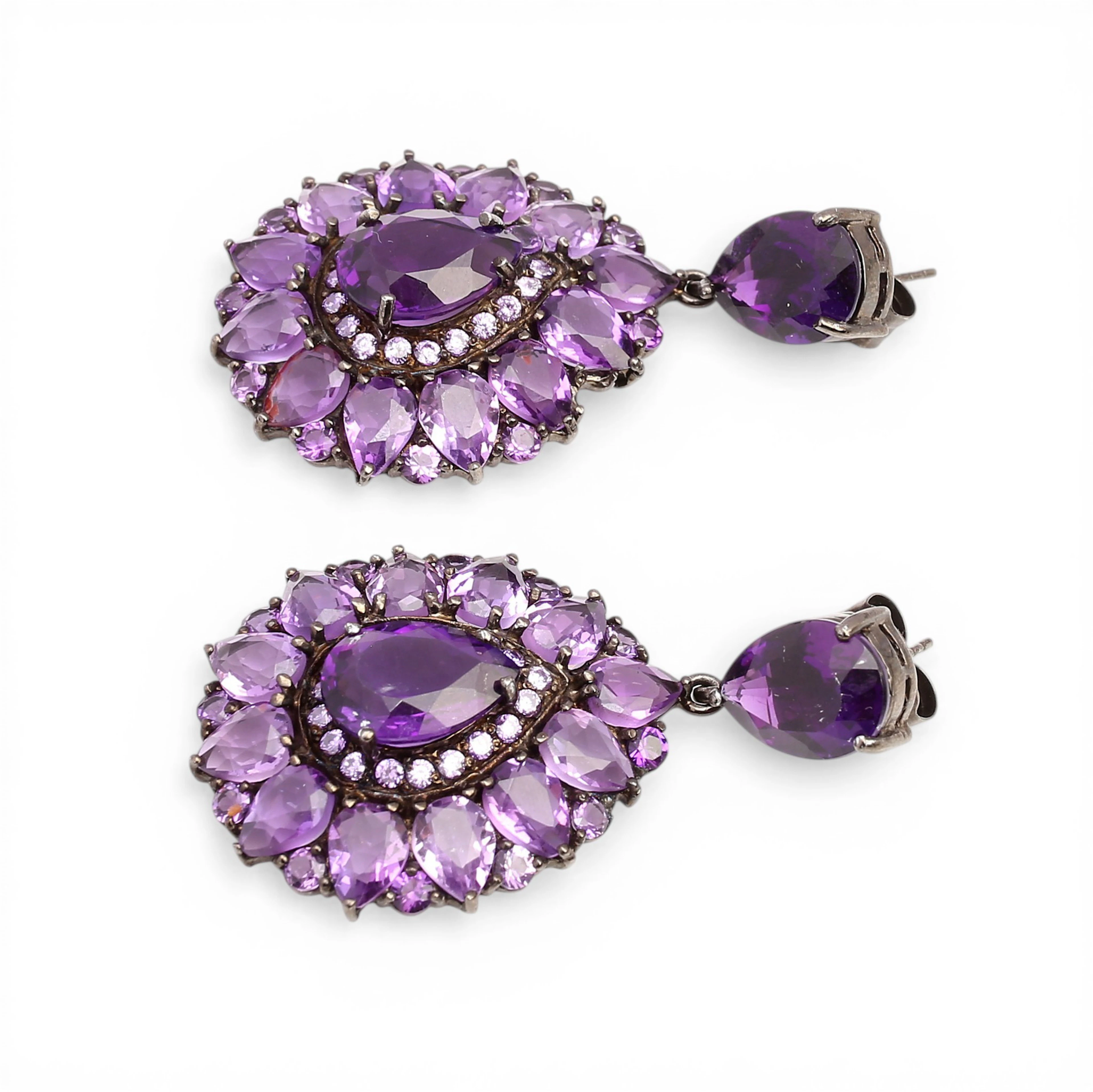 Long earrings with amethysts rosette.