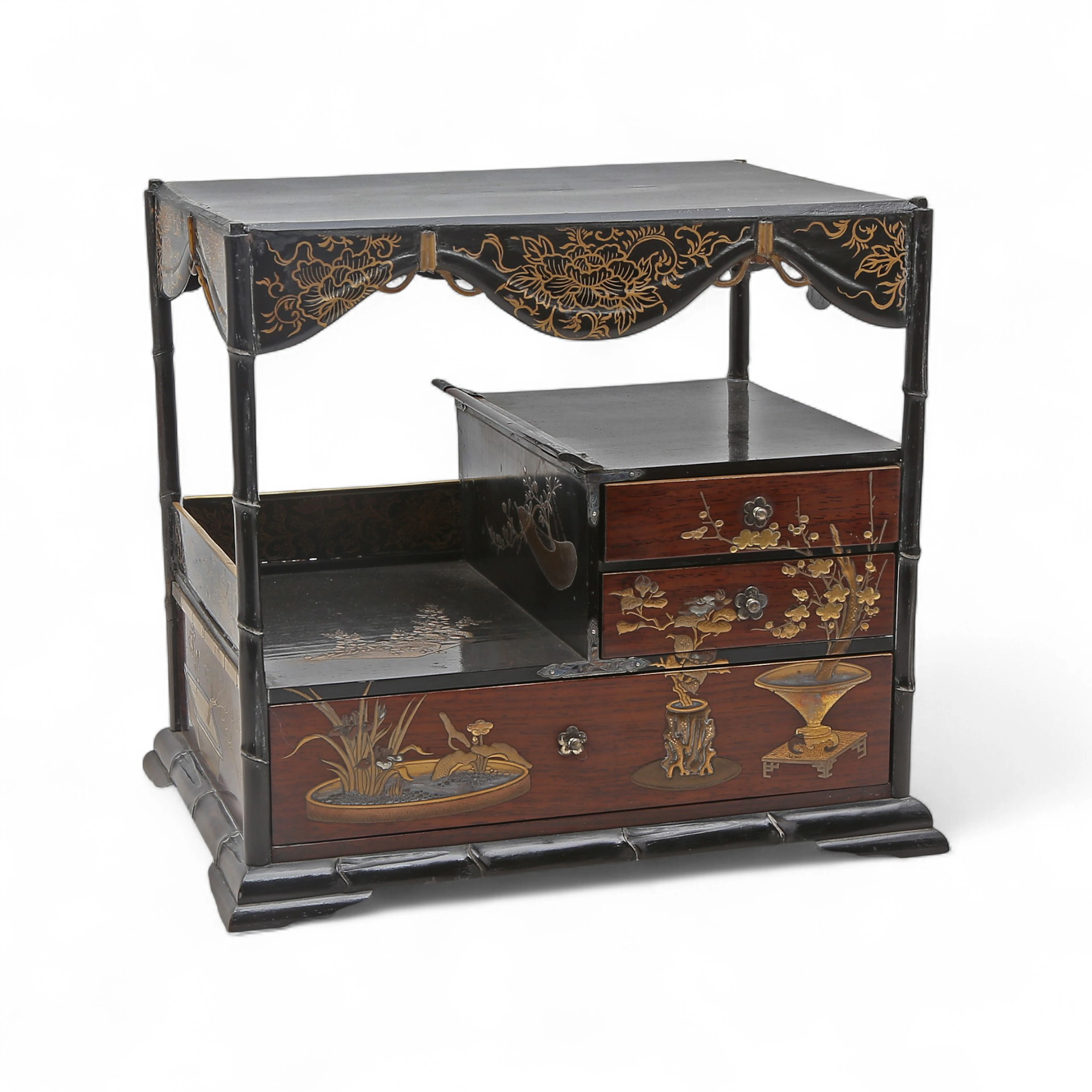 Japanese Meiji period jewelry box in “urushi” lacquered wood, from