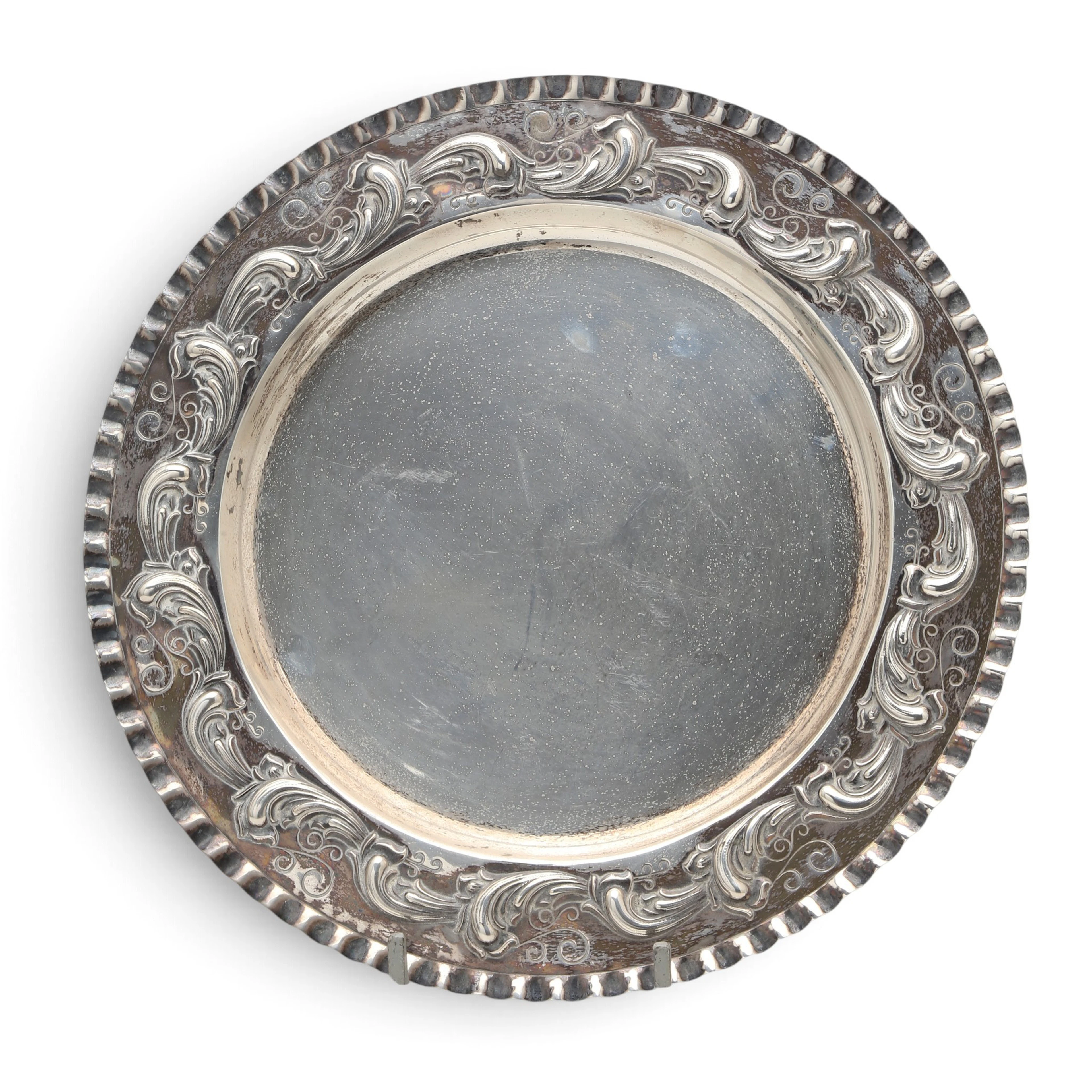 Silver round platter by Masriera y Carreras, 20th Century.