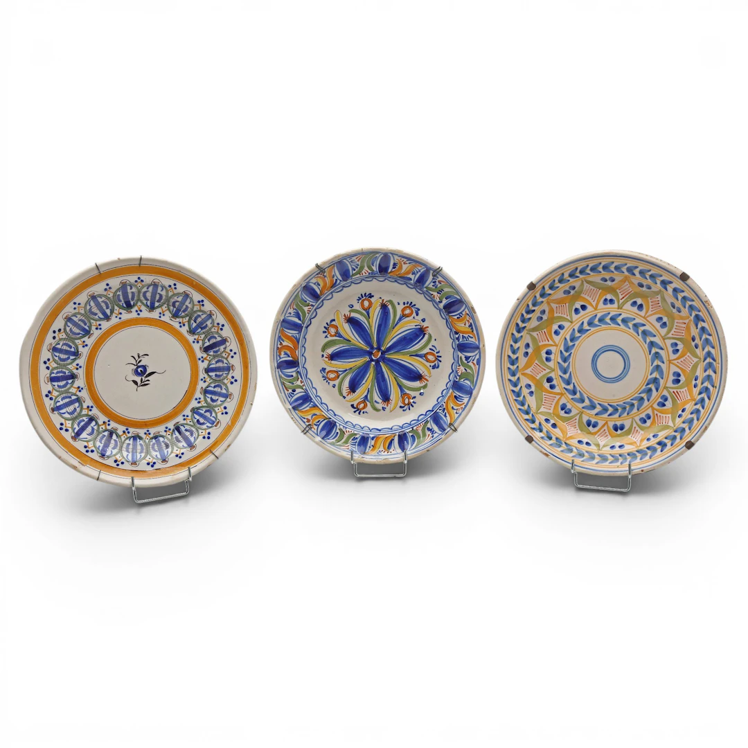 Three Levantine earthenware dishes, 19th Century.