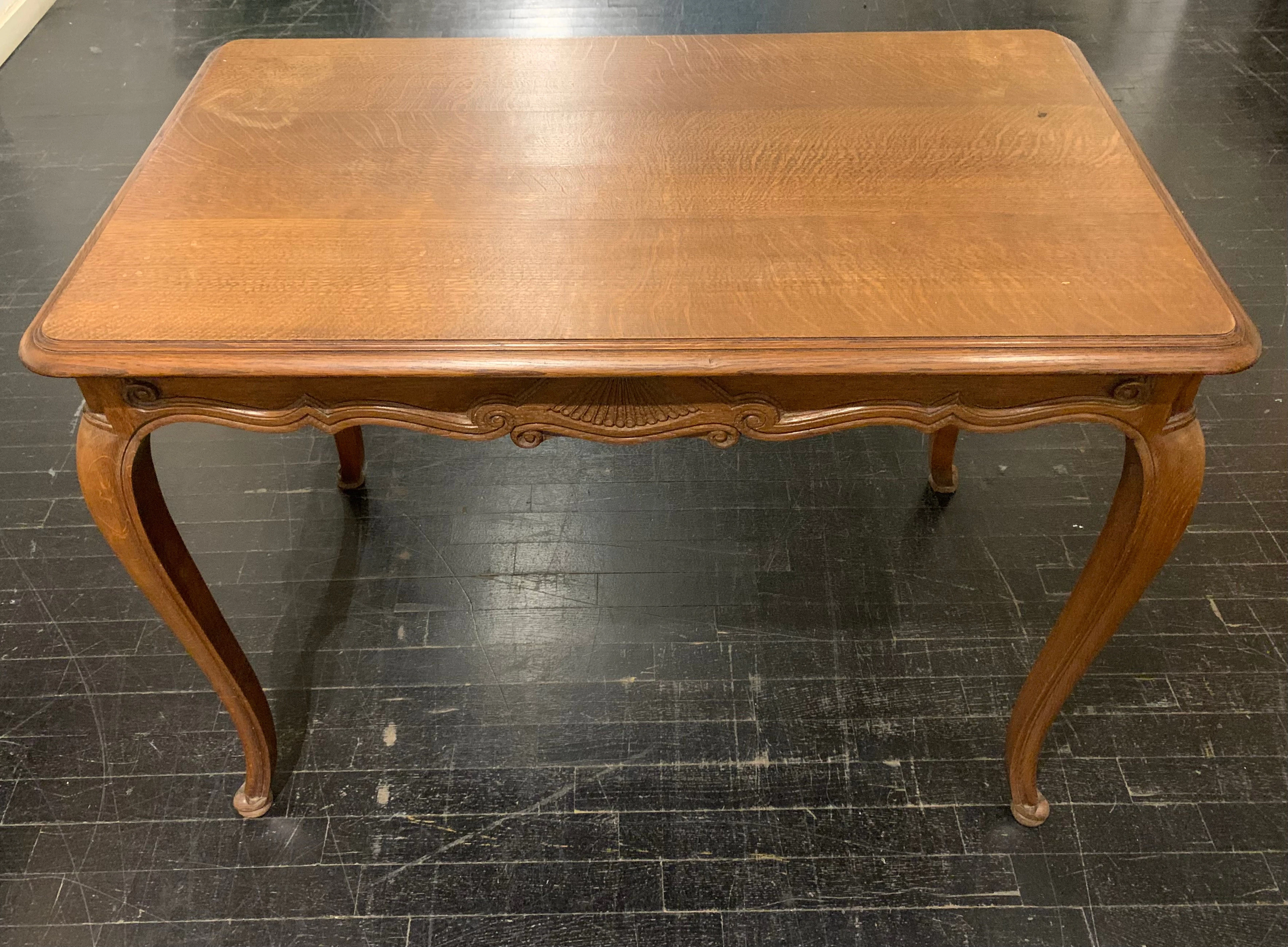 18th Century style coffee table in oak, first half of the 20th Century.