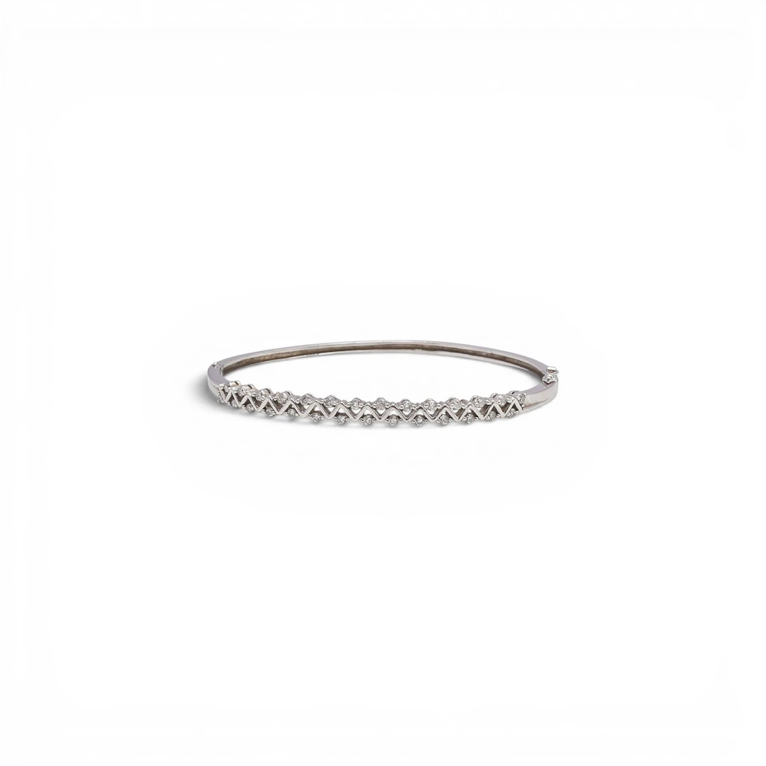 Zircons bangle bracelet.