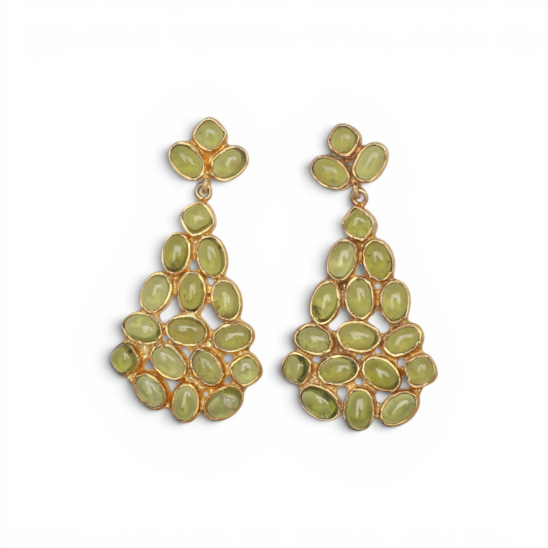 Peridots long earrings.