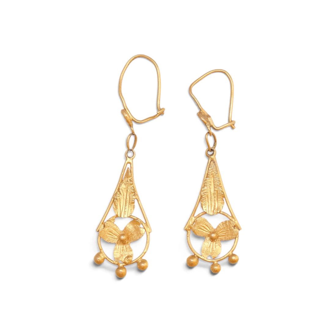 Gold pendant floral earrings, mid 20th Century.