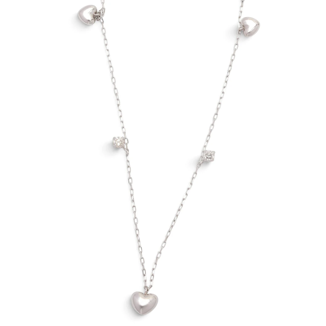 Diamonds choker.