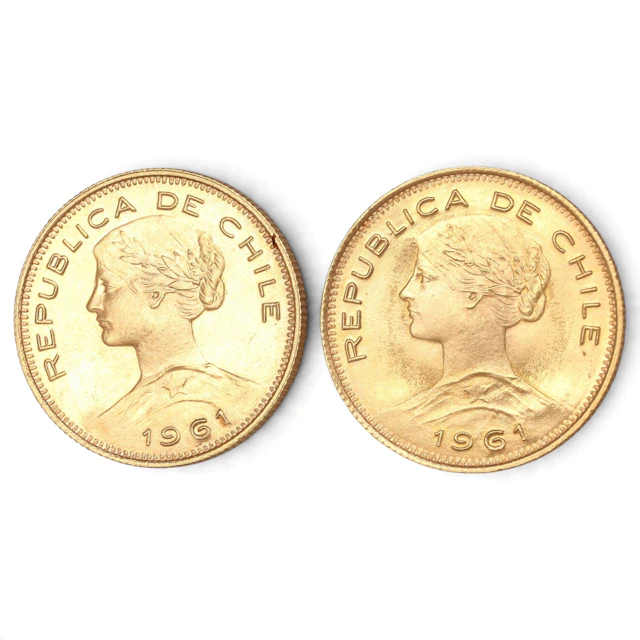 Dos monedas chilenas en oro, de mediados del siglo XX.