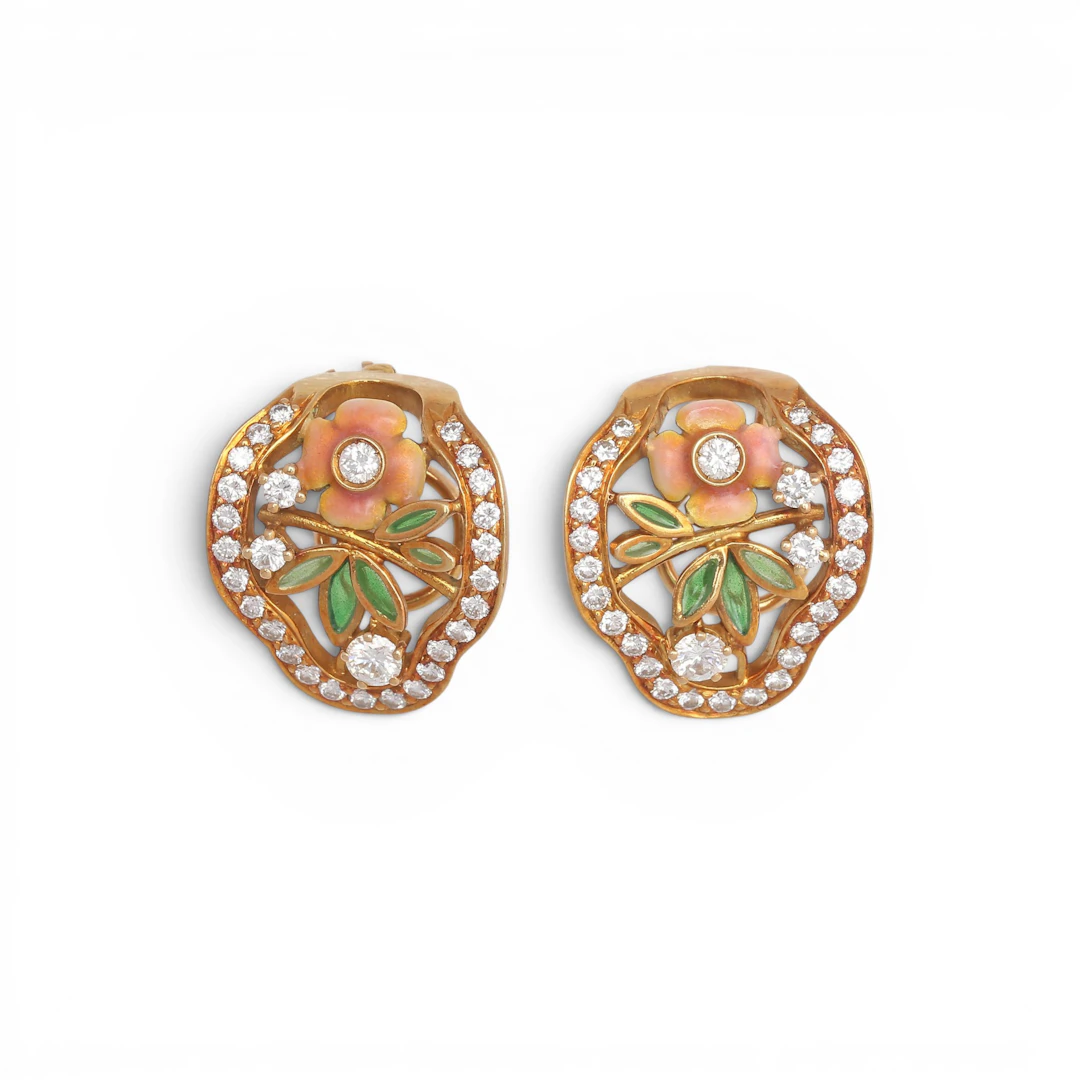 Gold and diamonds floral earrings.