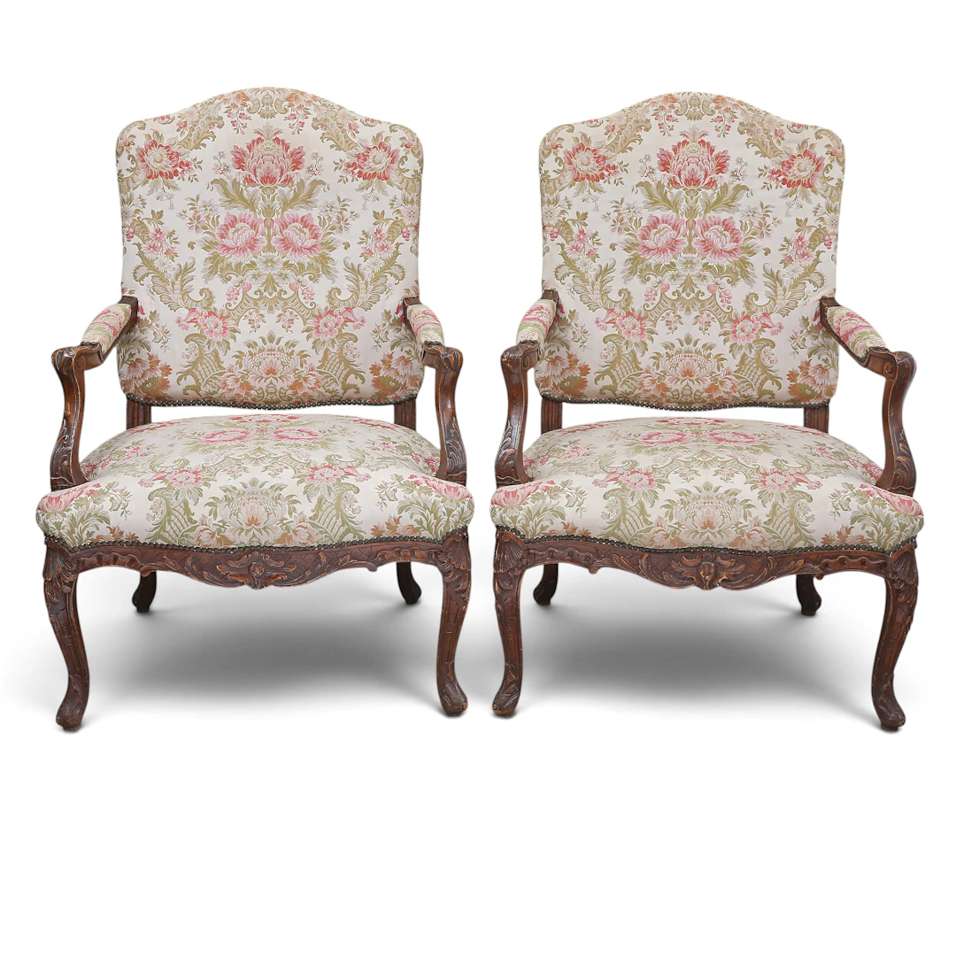 Pair of “à la Reine” armchairs in the Régence style, Louis XV period