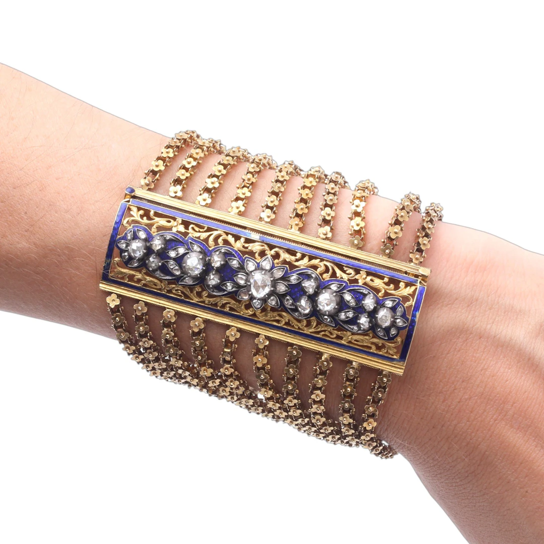 FLORAL bracelet in gold and diamonds, from the second third of the