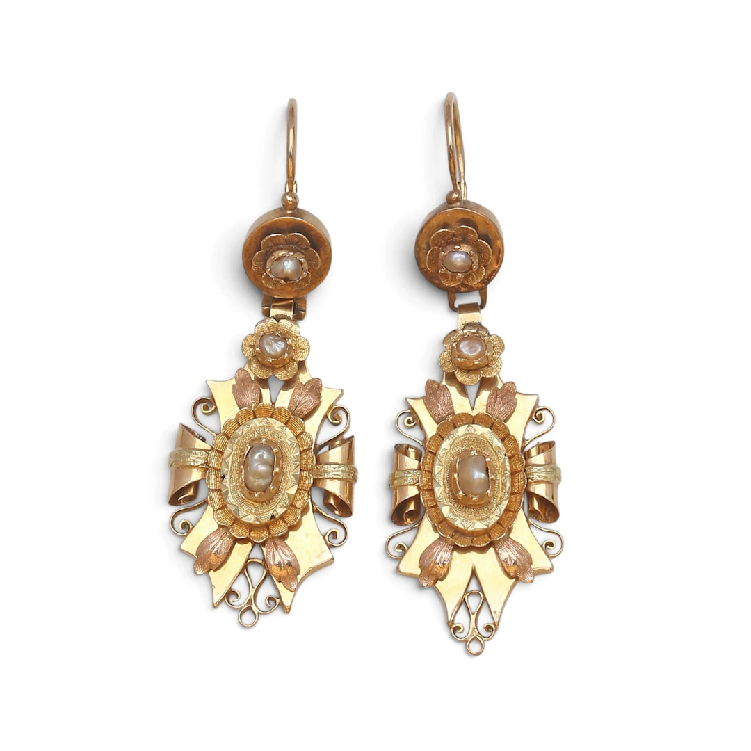 Elizabethan-Alphonsine gold floral earrings, third quarter of the 19th Century.