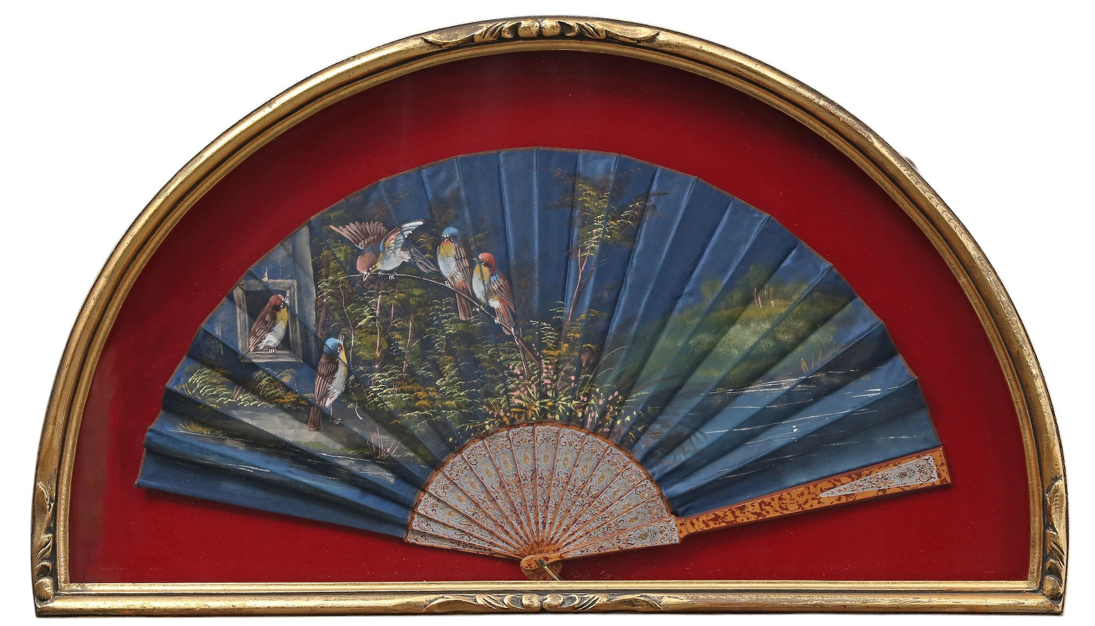 Folding fan with mottled, silvery and gilt wood sticks and painted