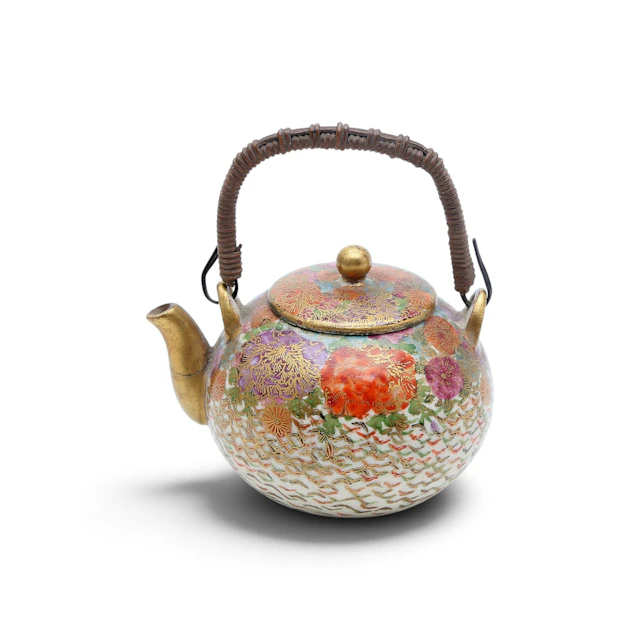Japanese Kutani porcelain miniature teapot, circa 1900.