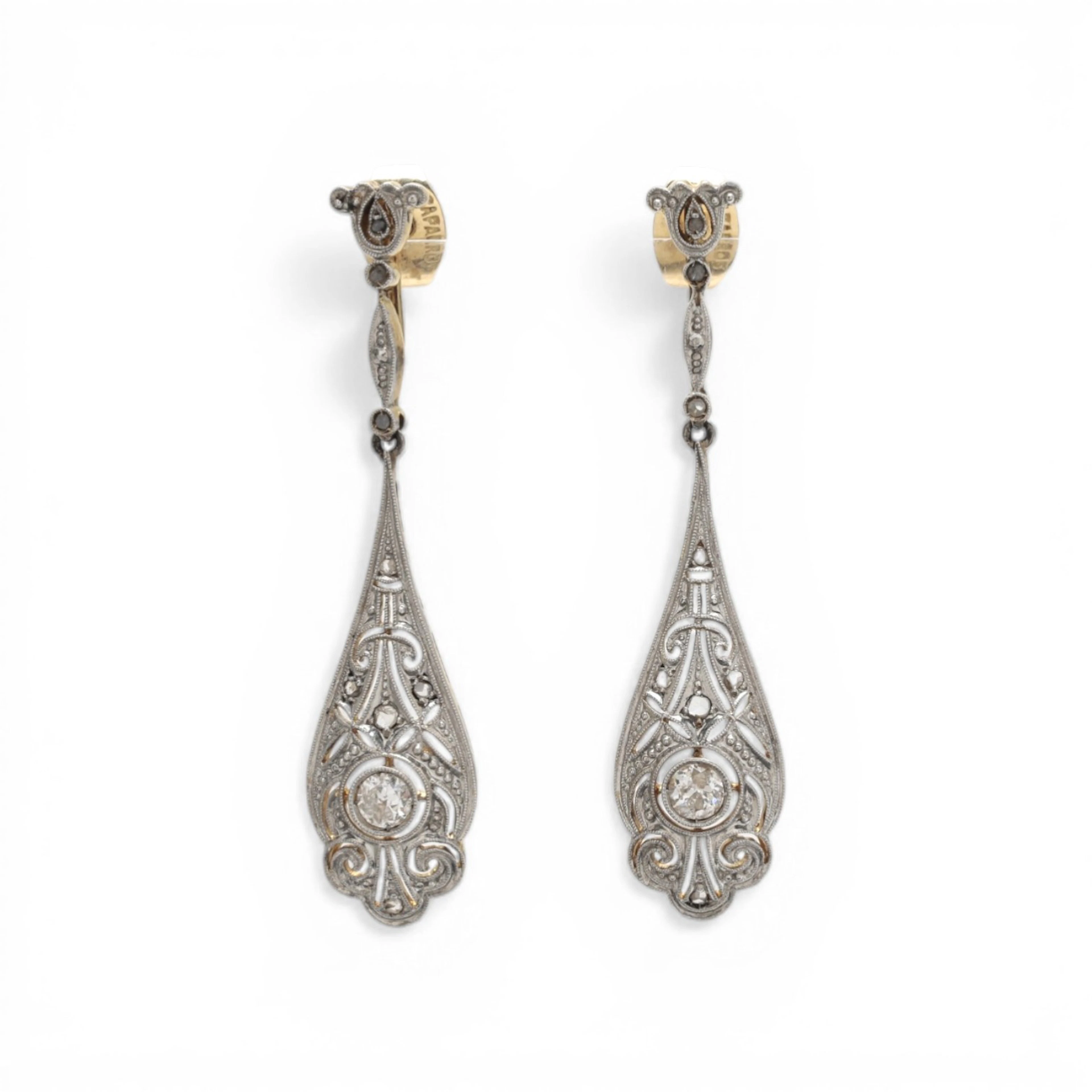 Art Deco diamonds drop earrings, circa 1925.