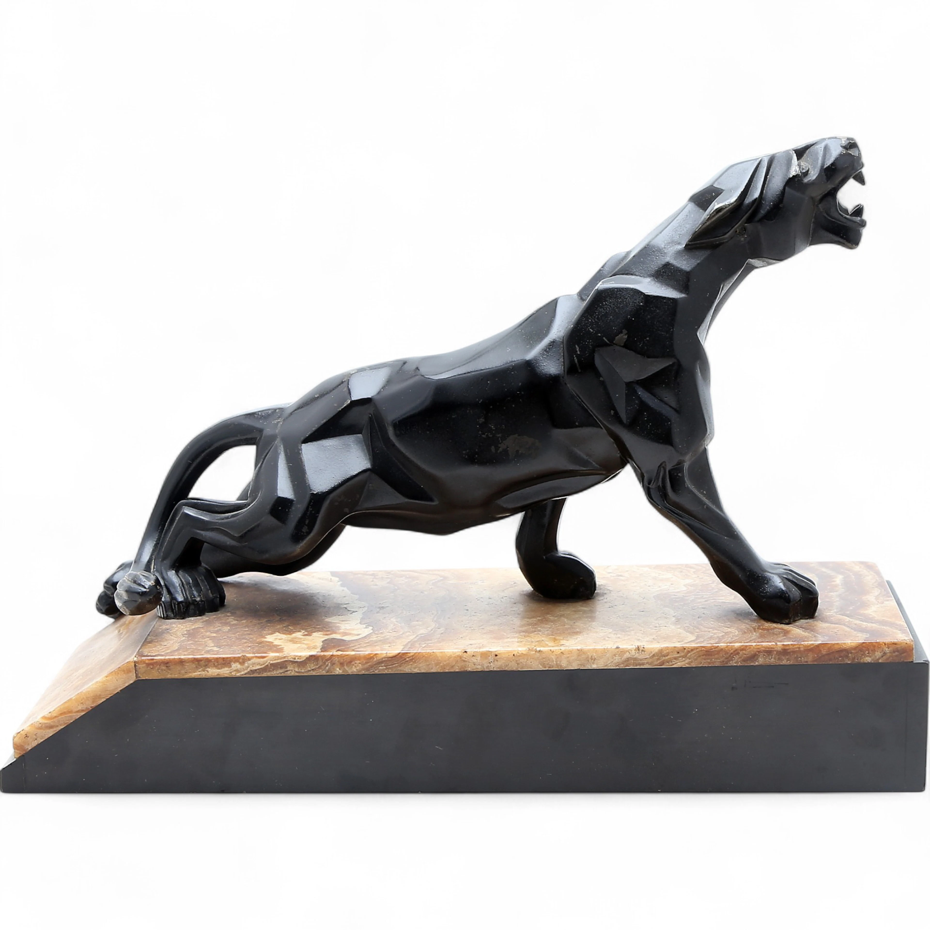 A. NOTARI. Según. Panther.