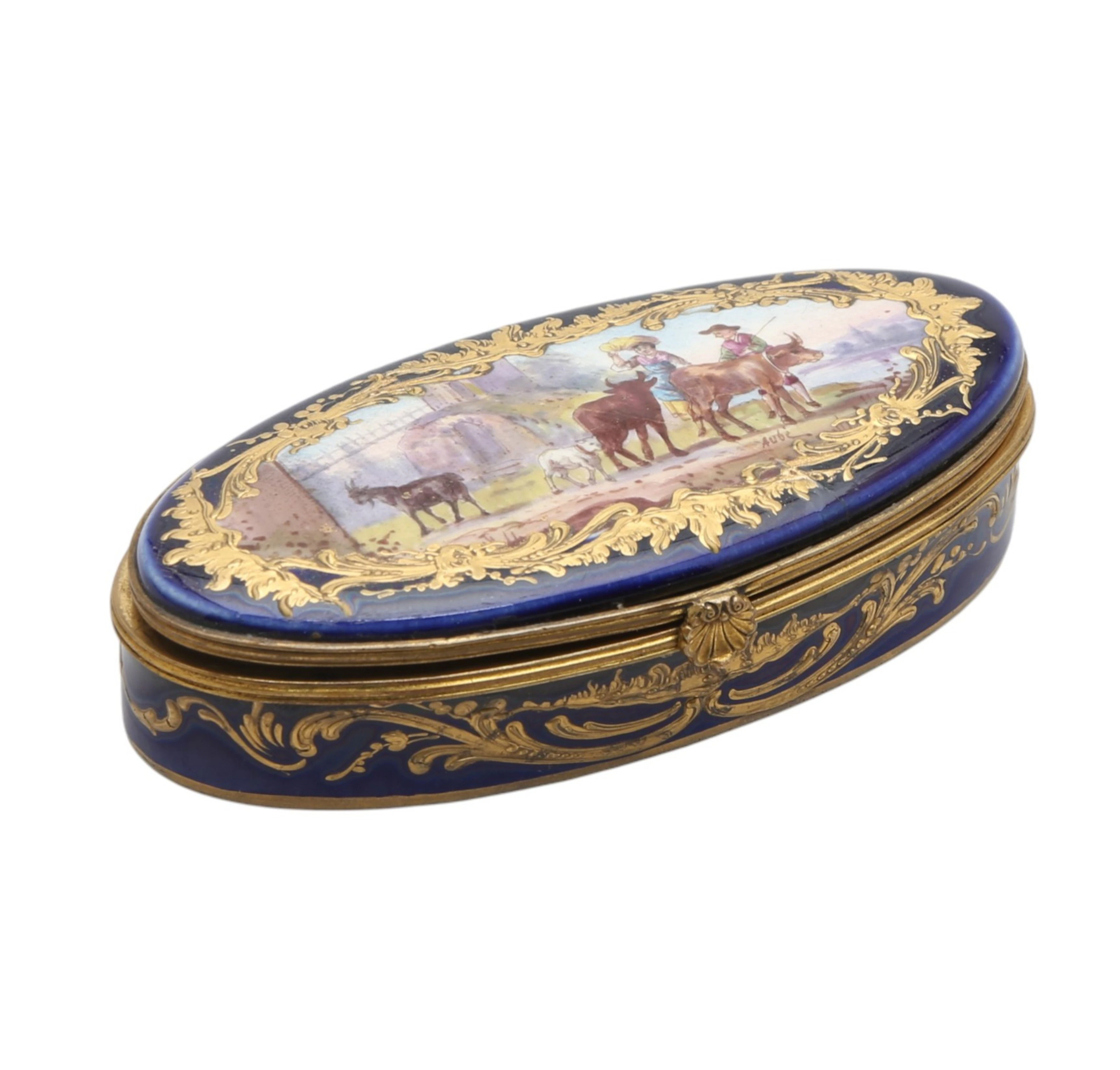 Sèvres “blue lapis” porcelain snuff box, circa 1755.