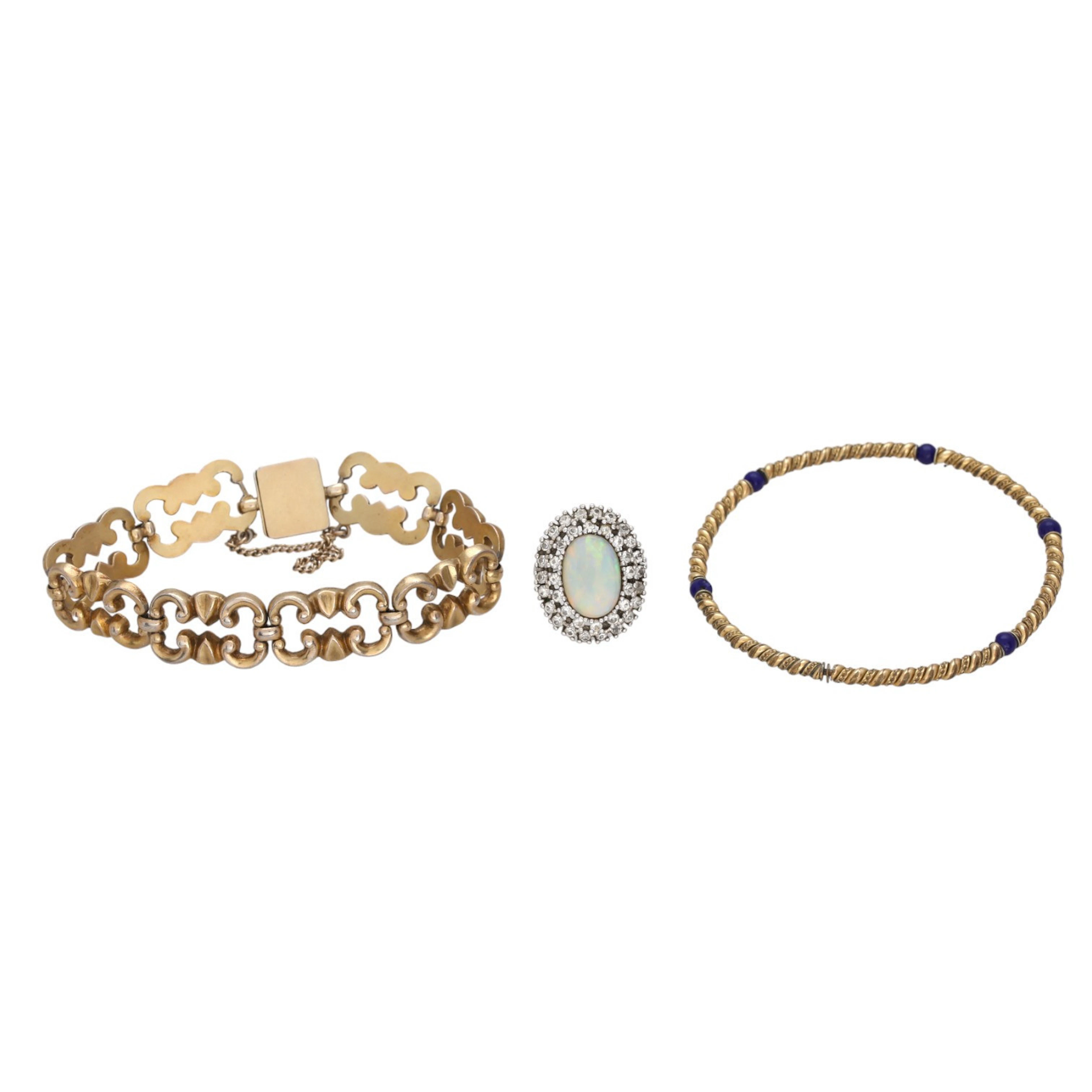Rosette ring and two vintage costume jewellery bracelets.
