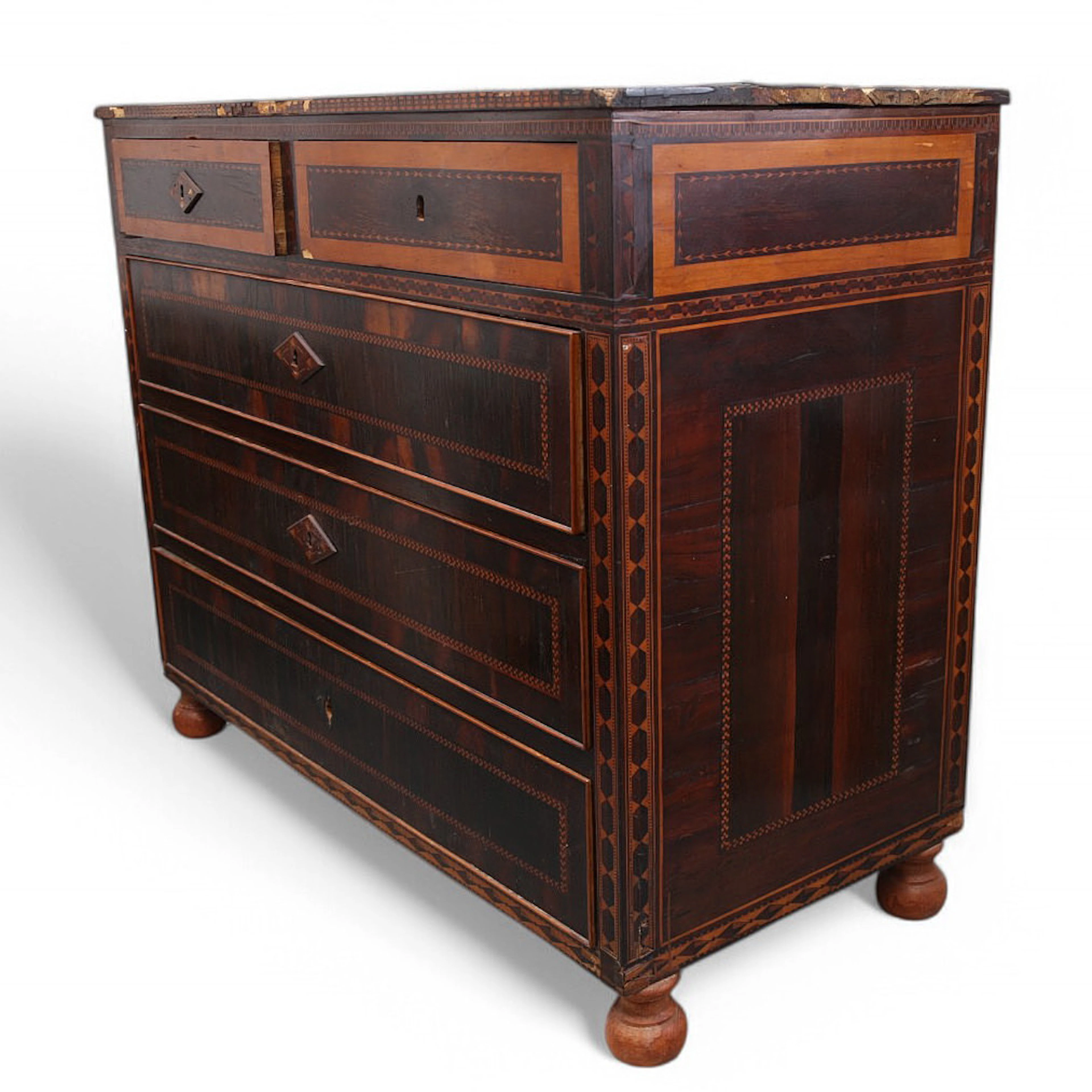 Mallorcan Charles IV chest of drawers in rosewood, last quarter of