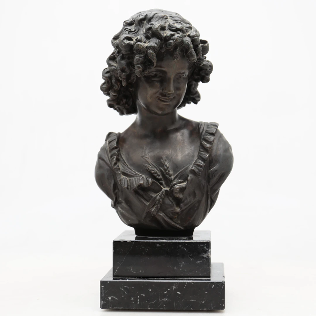 HIPPOLYTE MOREAU. SEGÚN. Girl with spikes.