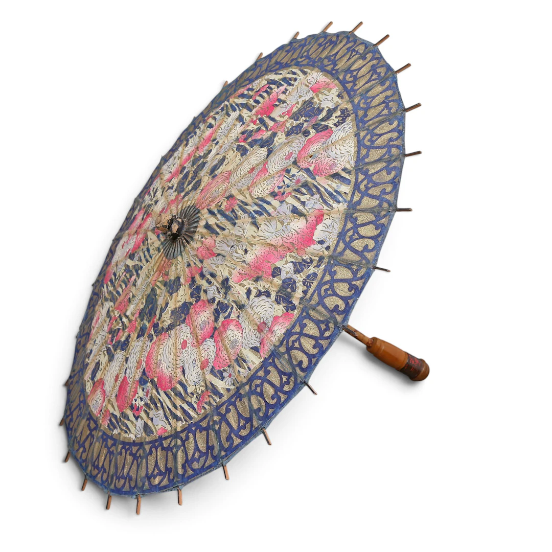 Chinese parasol in wood and painted fabric, circa 1980.