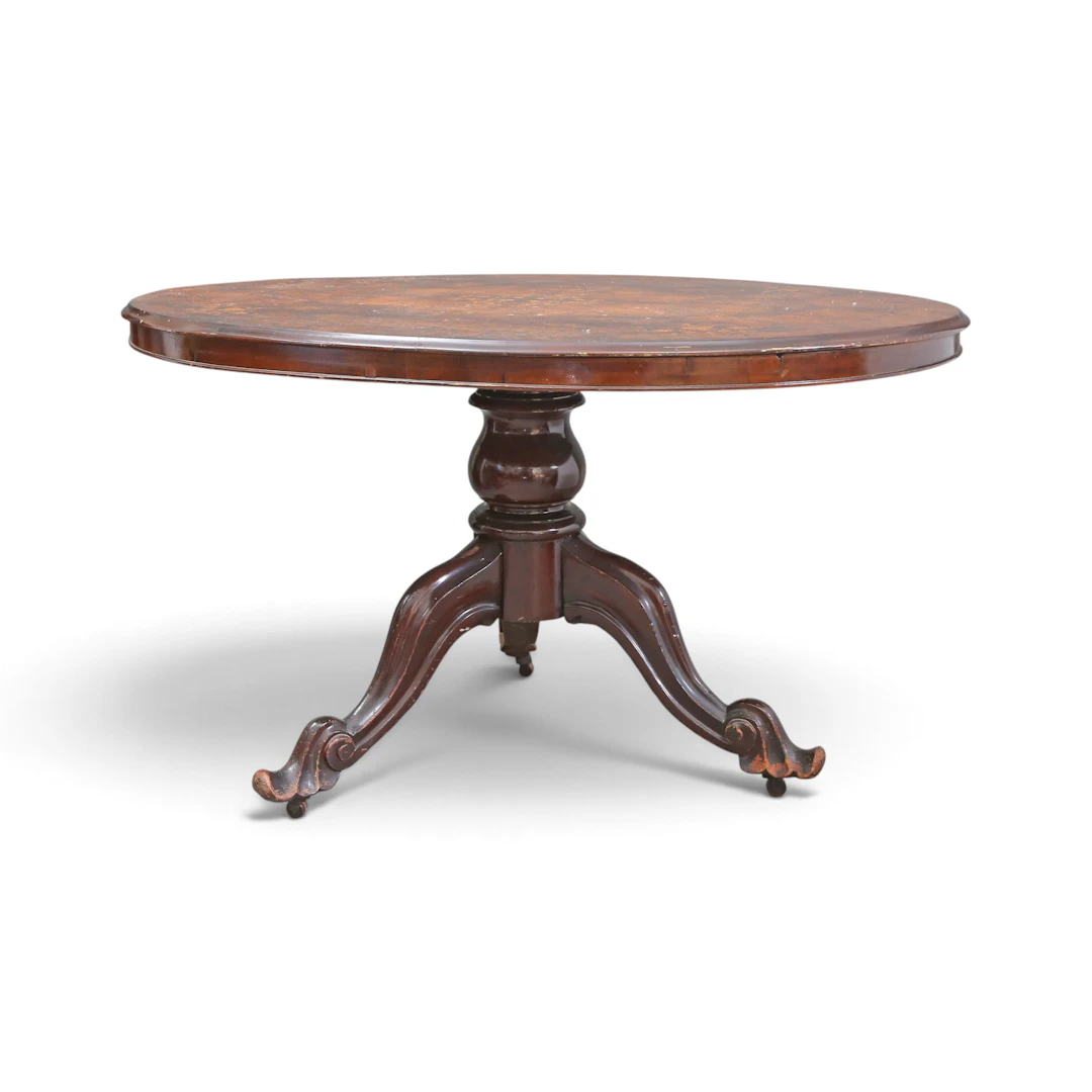 Victorian coffee table in walnut, walnut root and satinwood marquetry
