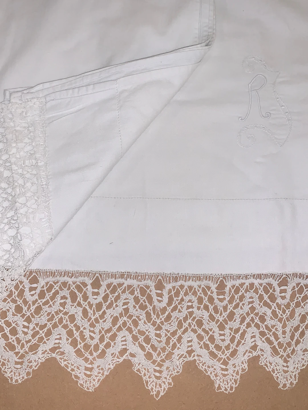 Set of sheets with cushion tips, early decades of the 20th century.