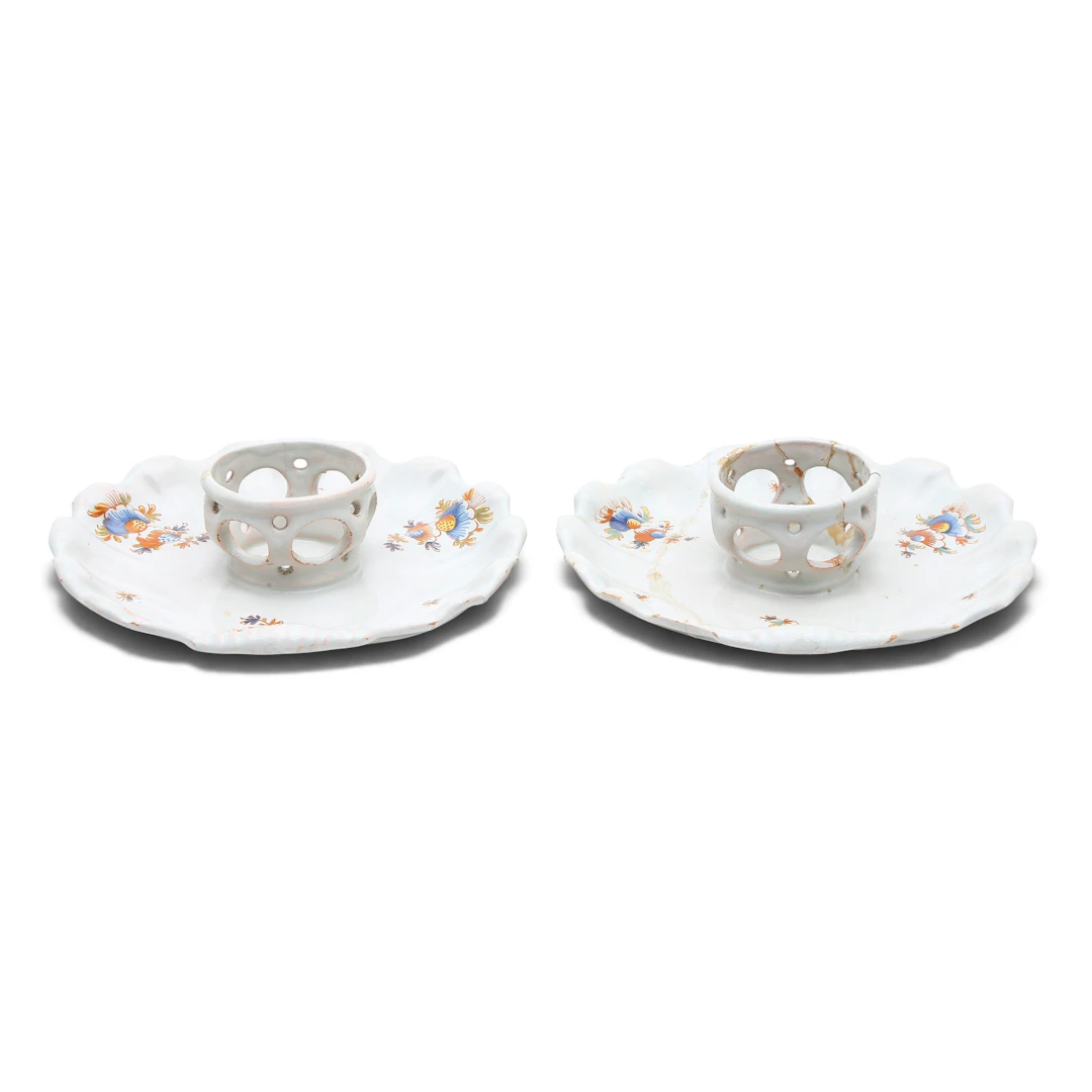 PAIR of Alcora trembluses from the "naturalist flowers" series, second