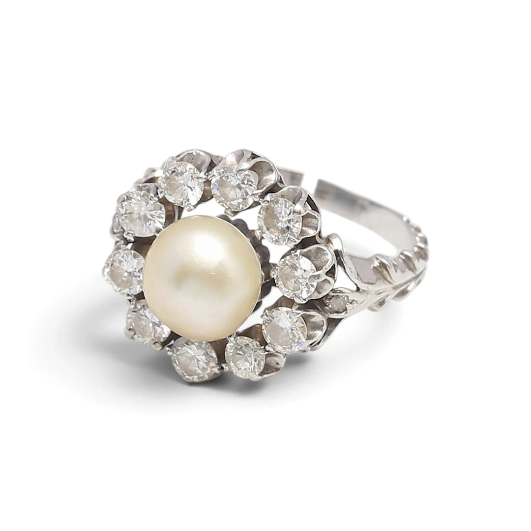 Pearl and diamonds rosette ring, mid 20th Century.