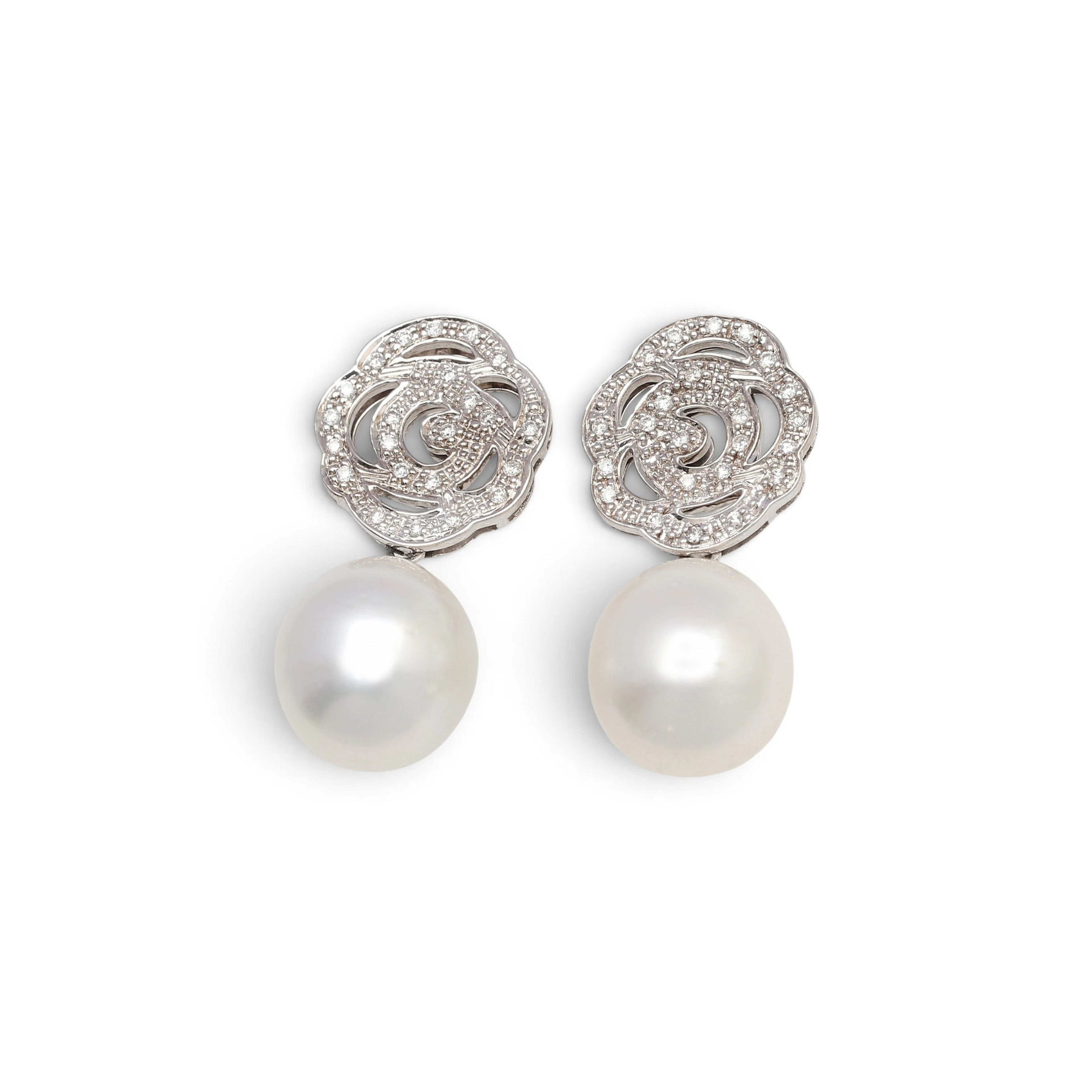 TOUS. Diamonds and Australian pearls earrings.