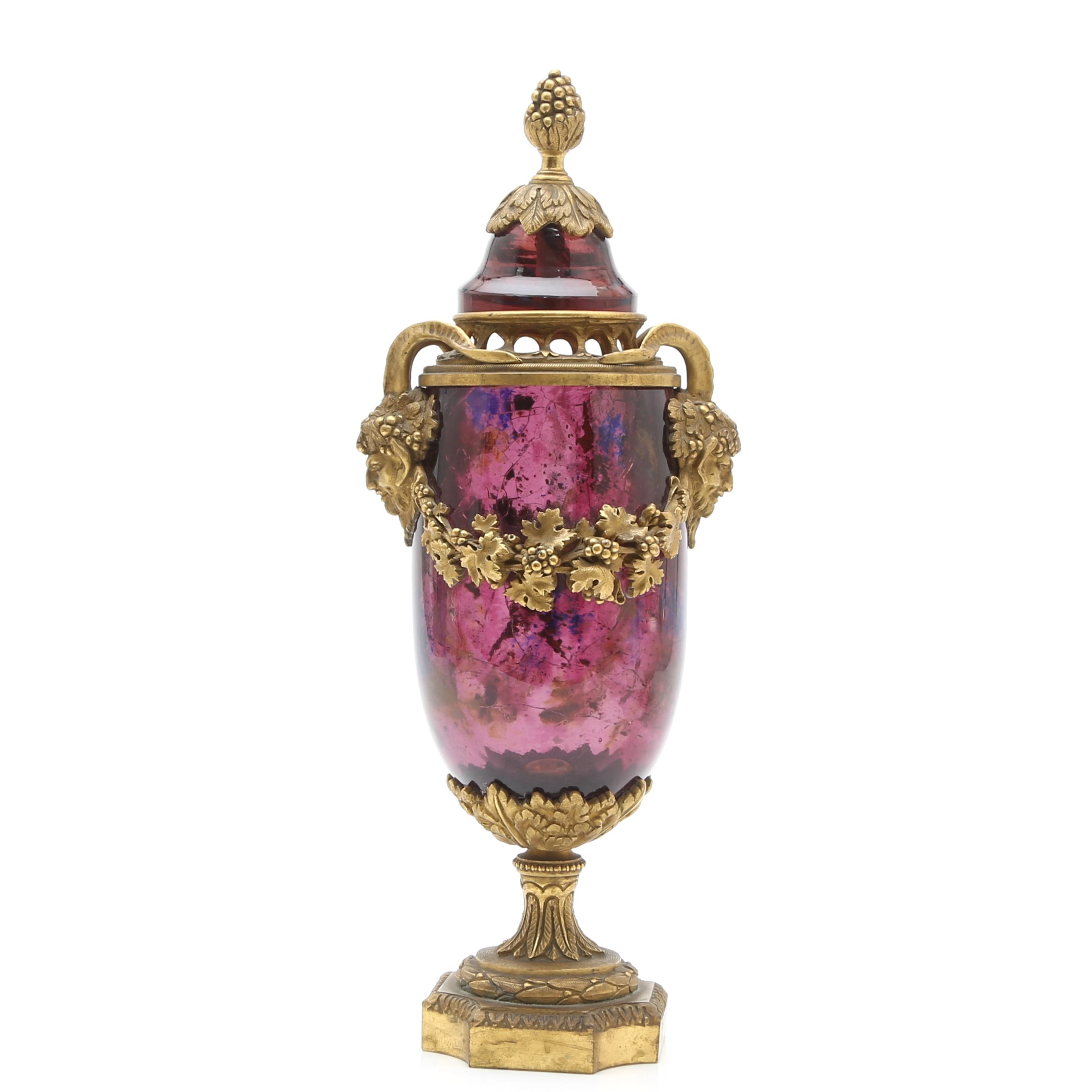 French Louis XVI-style "pot-pourri" in "craquelé" amethyst glass