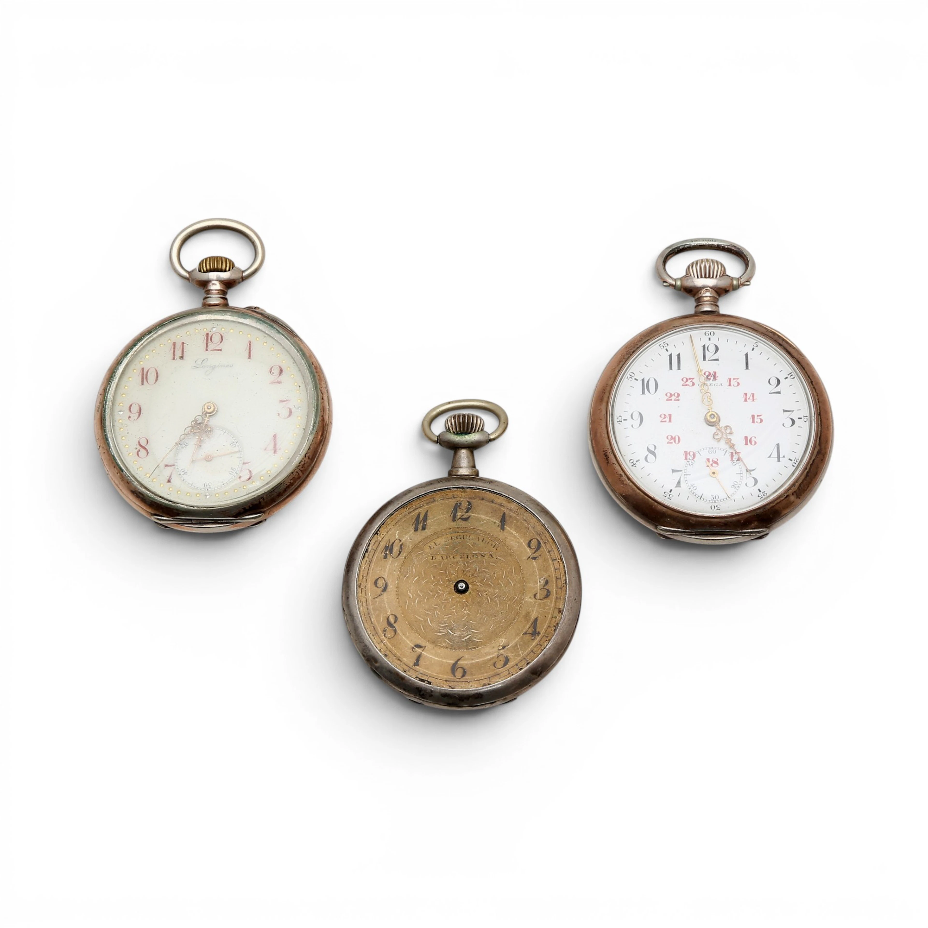 Tres relojes de bolsillo en plata, de principios del siglo XX.