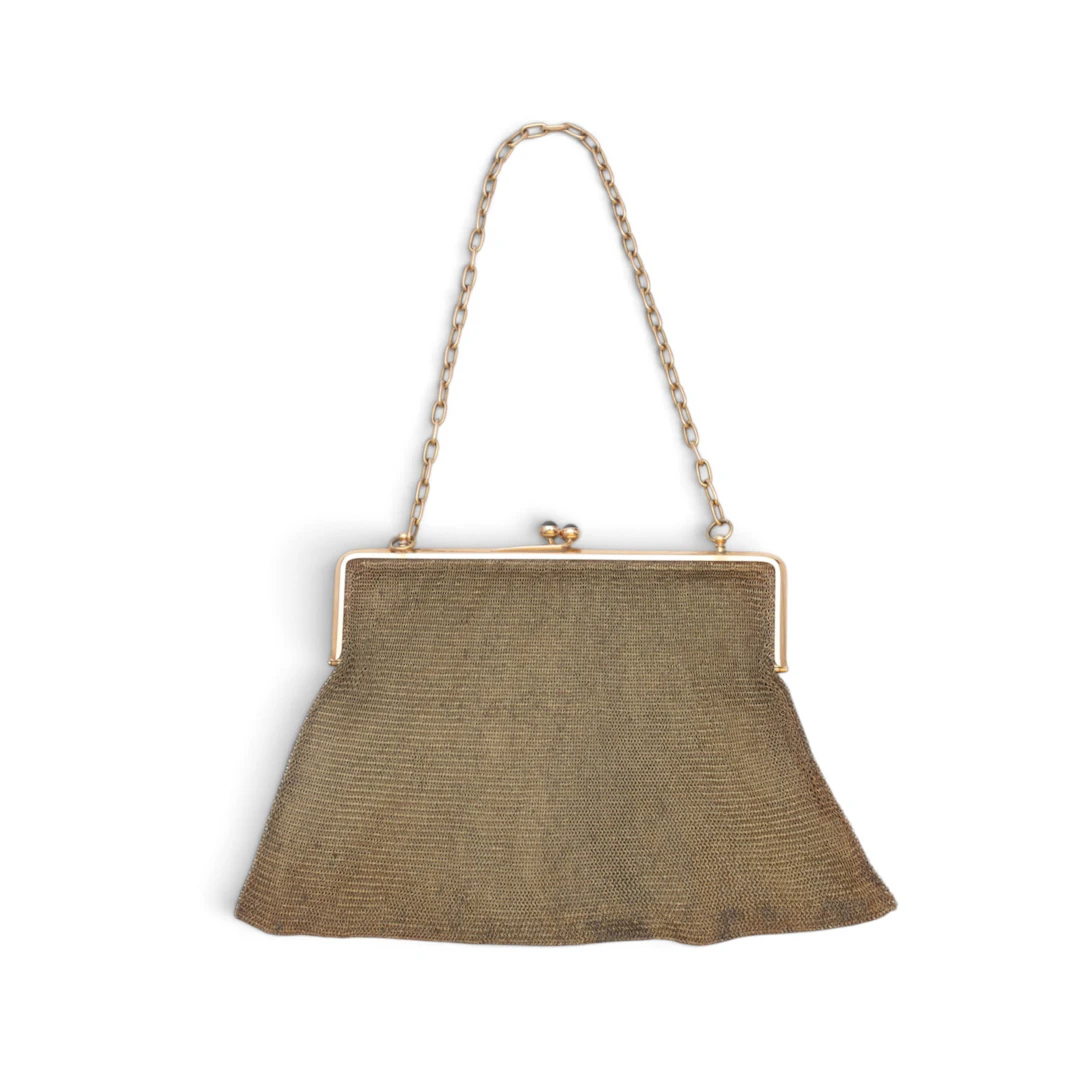 Gold mesh handbag, first half of the 20th Century.