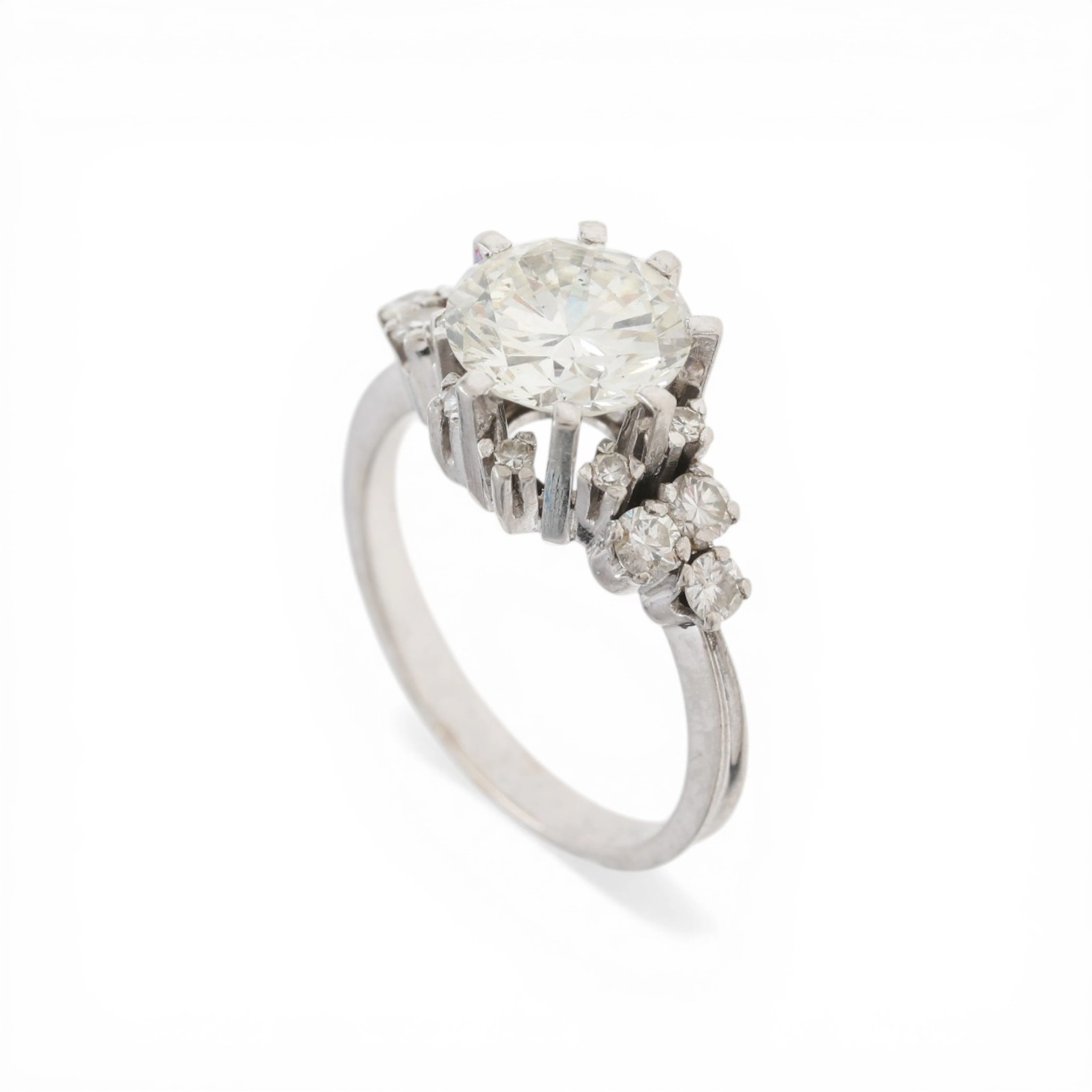Sortija de diamantes, hacia 1960.