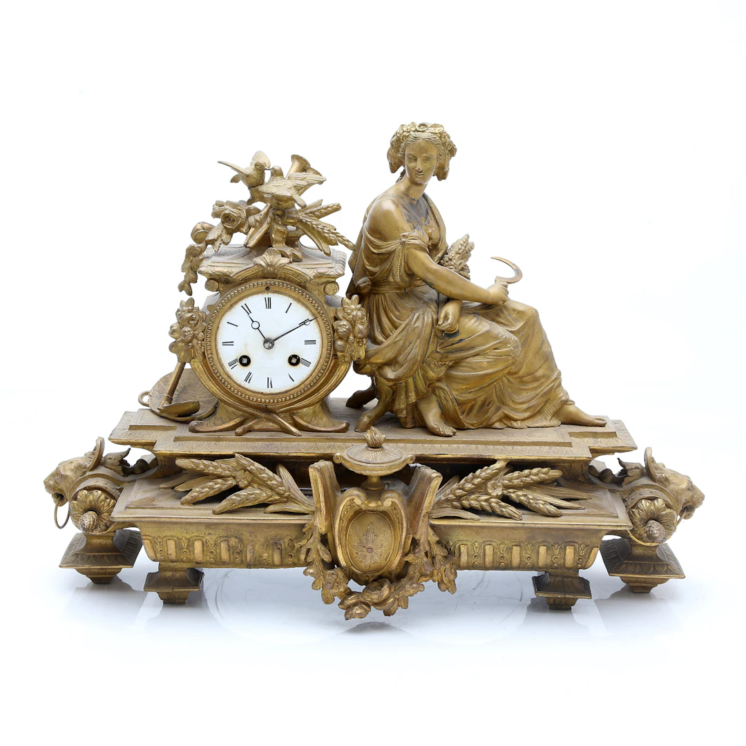 Louis Philippe table clock in gilt bronze, 19th Century.