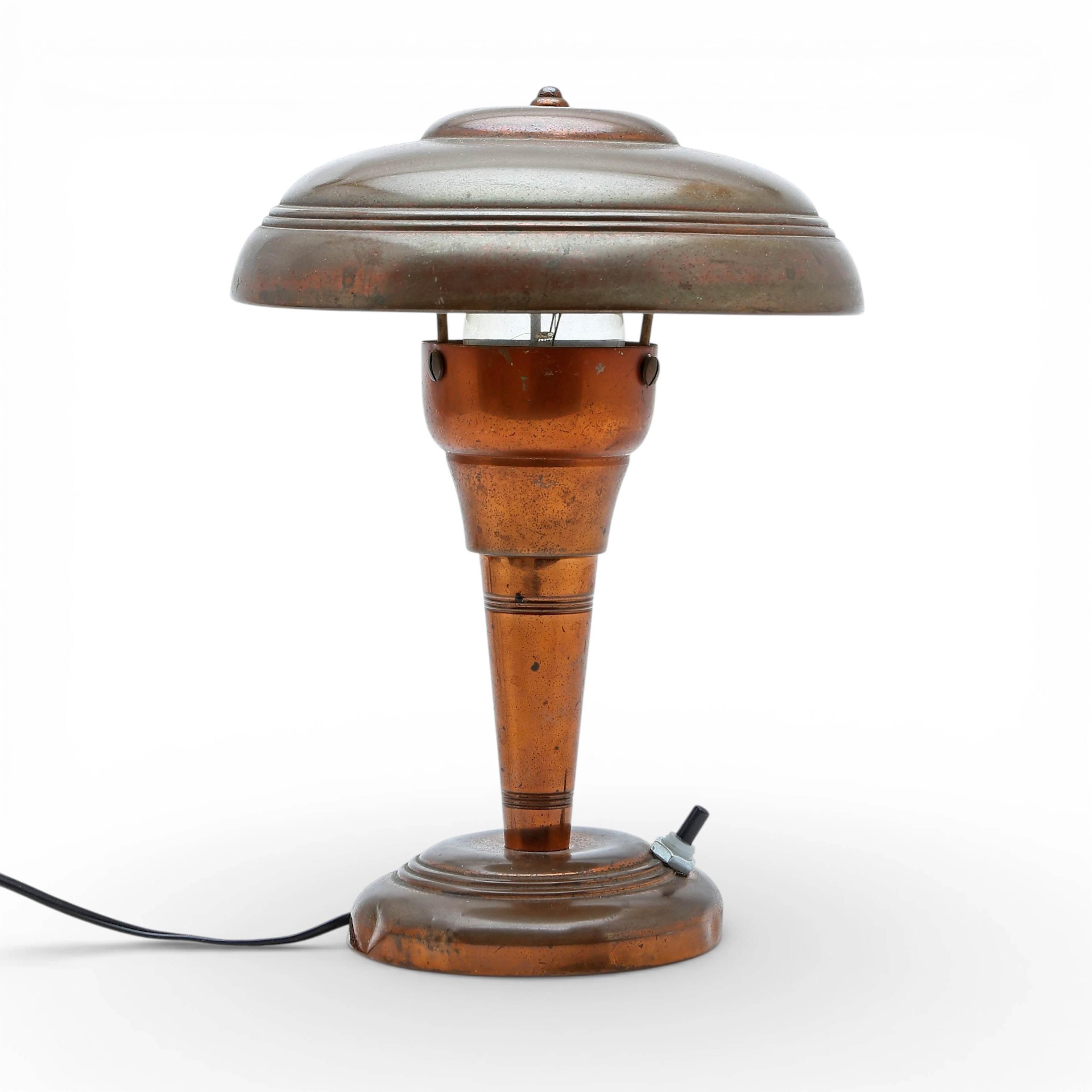 Art Deco table lamp in copper, 20th Century.