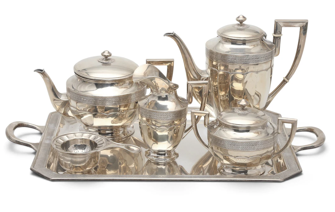 Coffee and tea set in silver by Vachier and Pallé, early 20th century.