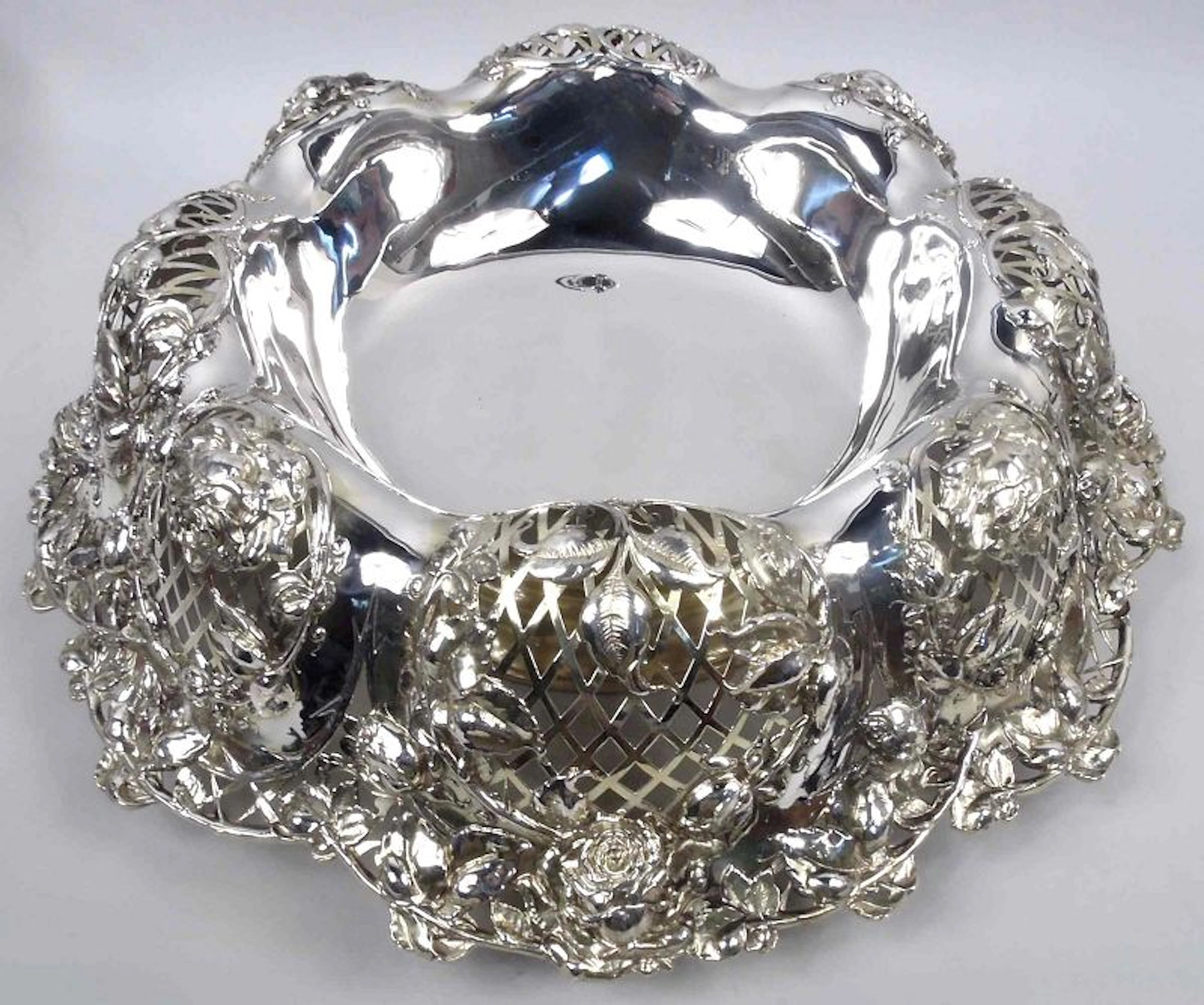 Antique American Victorian Classical Rose Round Centerpiece Bowl