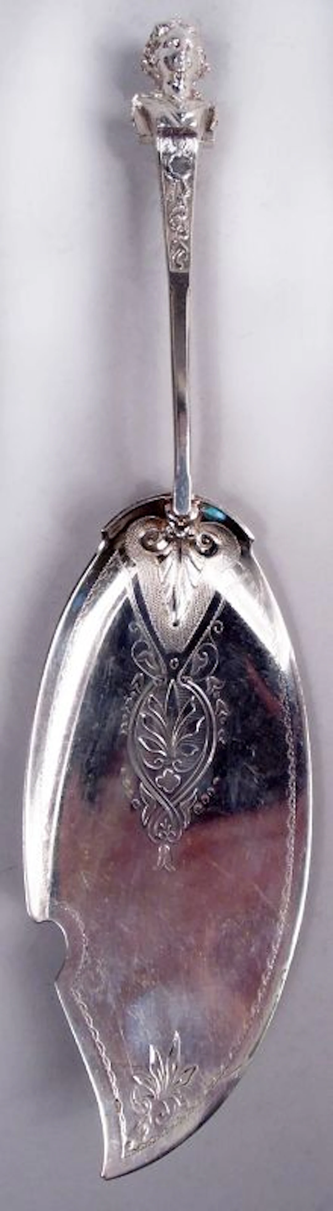 Antique Gorham Coin Silver Fish Slice in Classical Bust Pattern