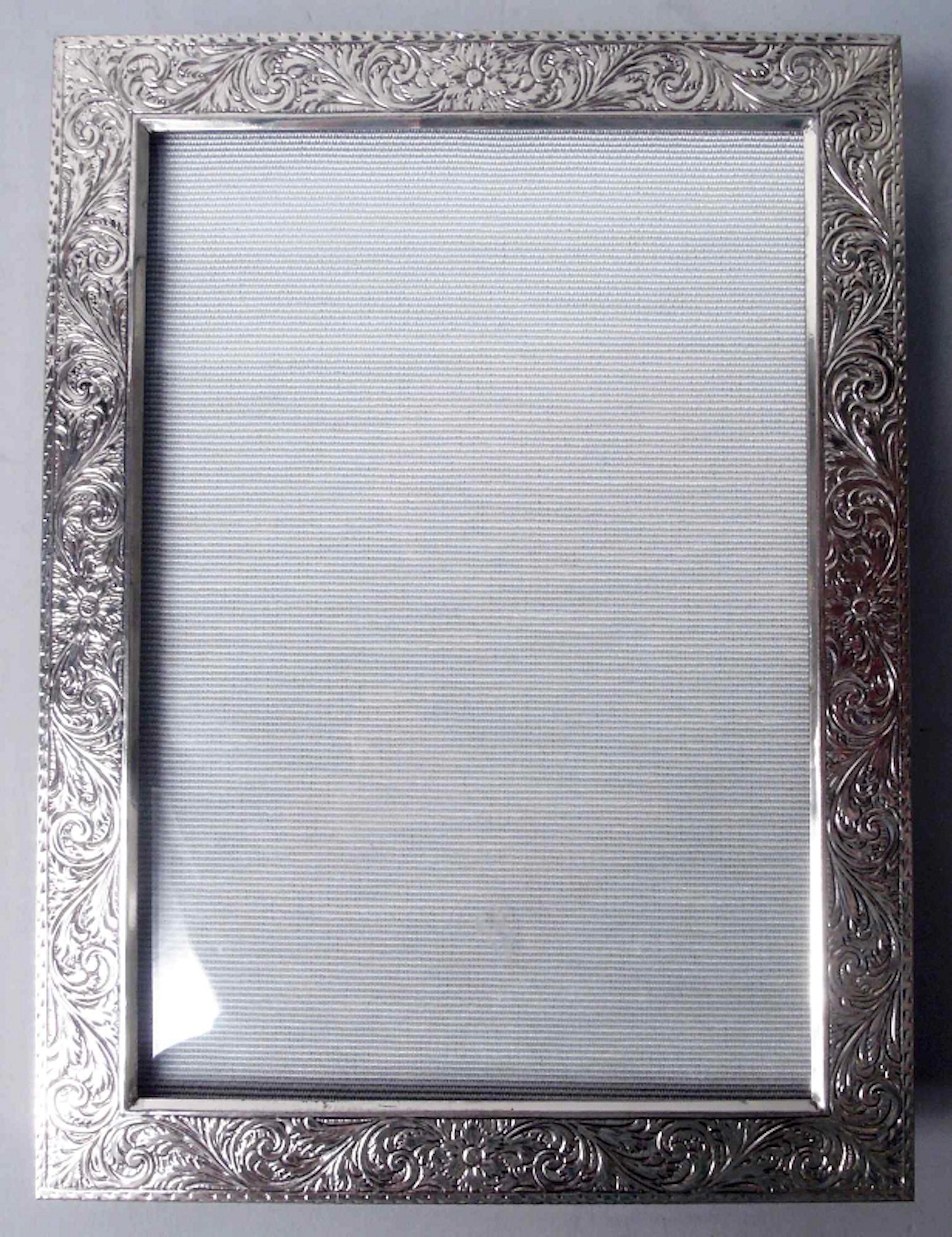 Edwardian Classical Frame for Portrait or Landscape Picture 1978