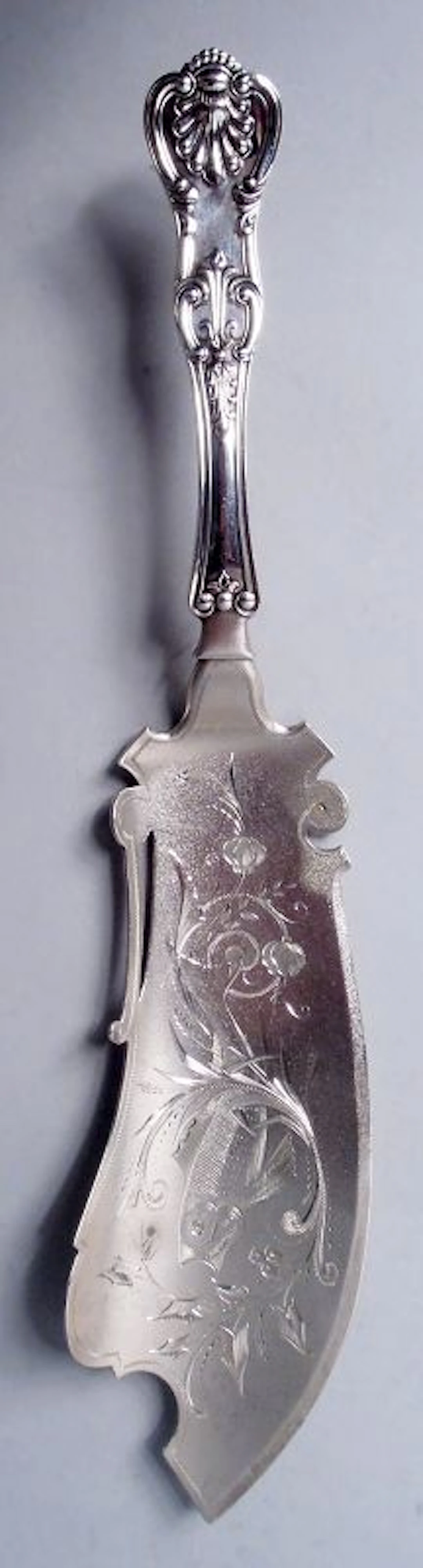Antique American King Sterling Silver Fish Slice with Aesthetic Blade